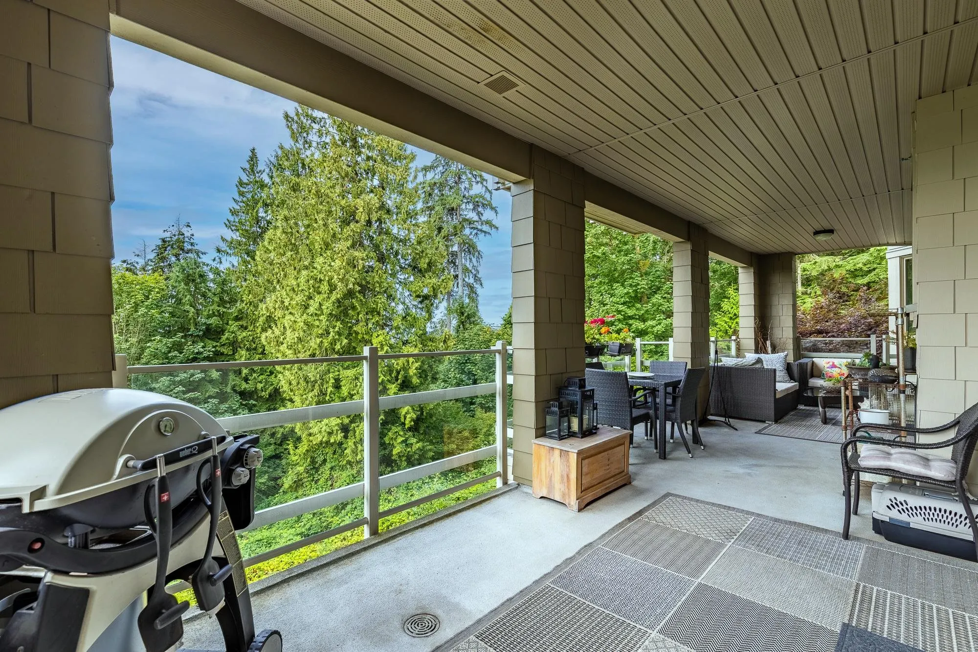301 560 Raven Woods Drive