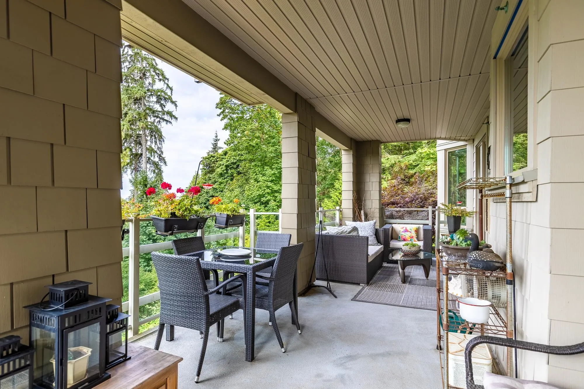 301 560 Raven Woods Drive