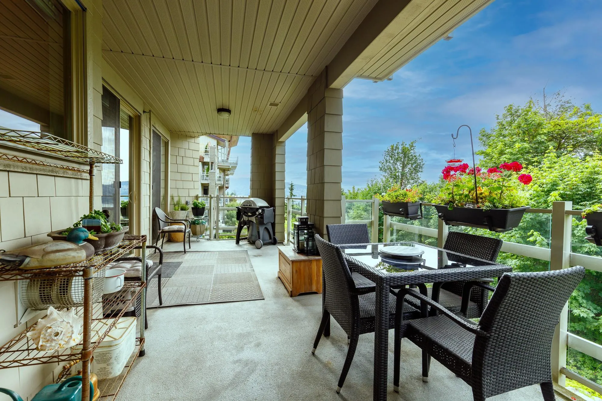 301 560 Raven Woods Drive