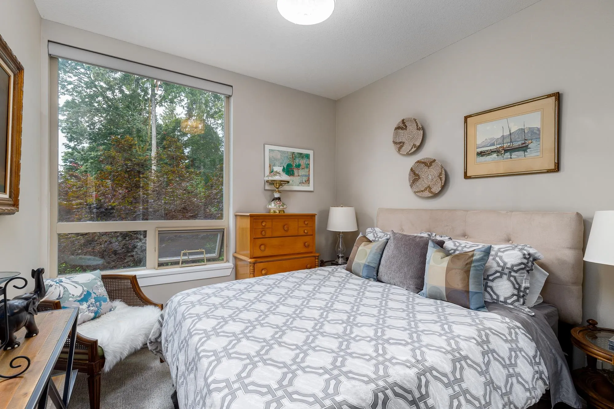 301 560 Raven Woods Drive