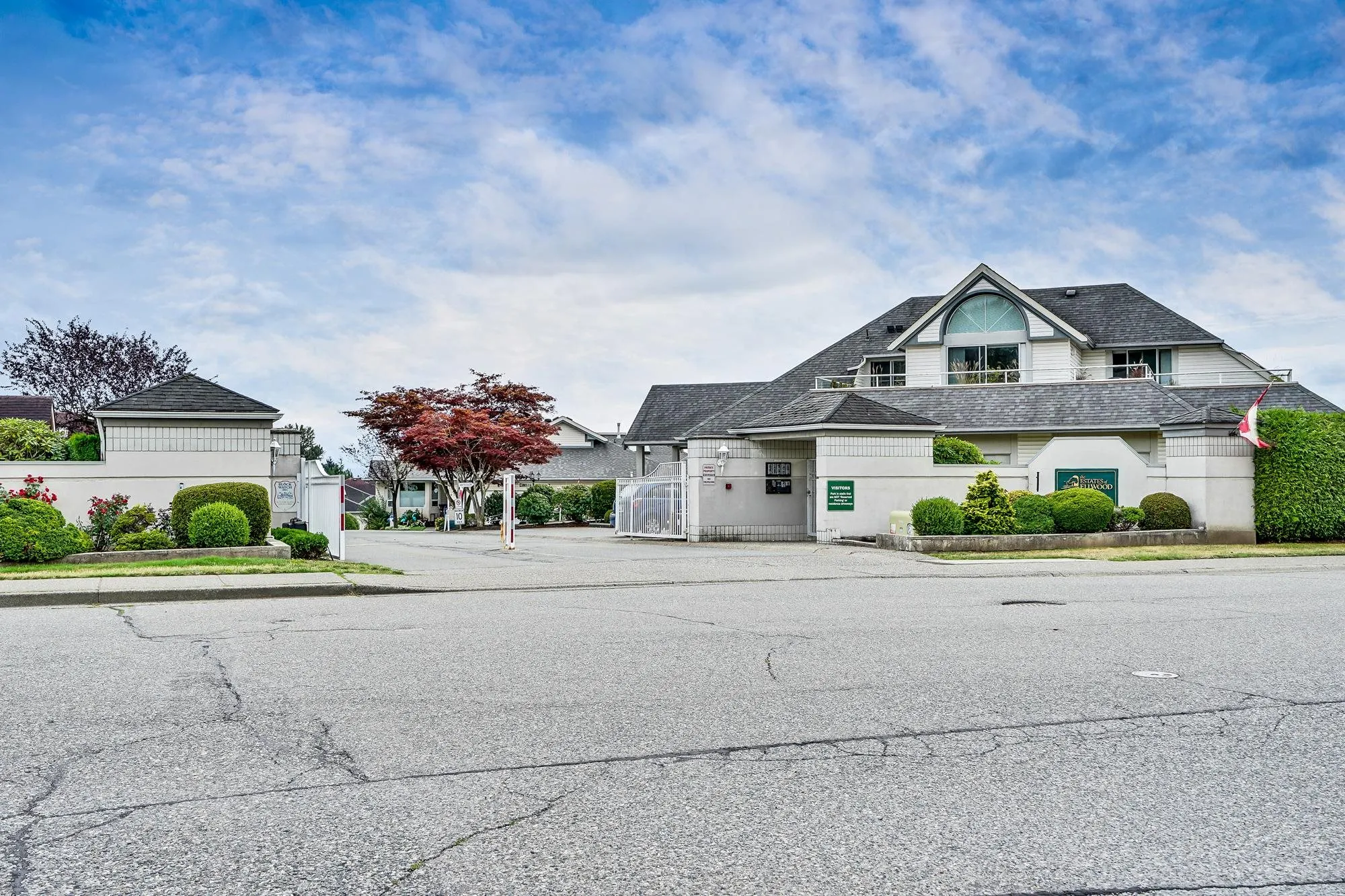 29 31406 Upper Maclure Road