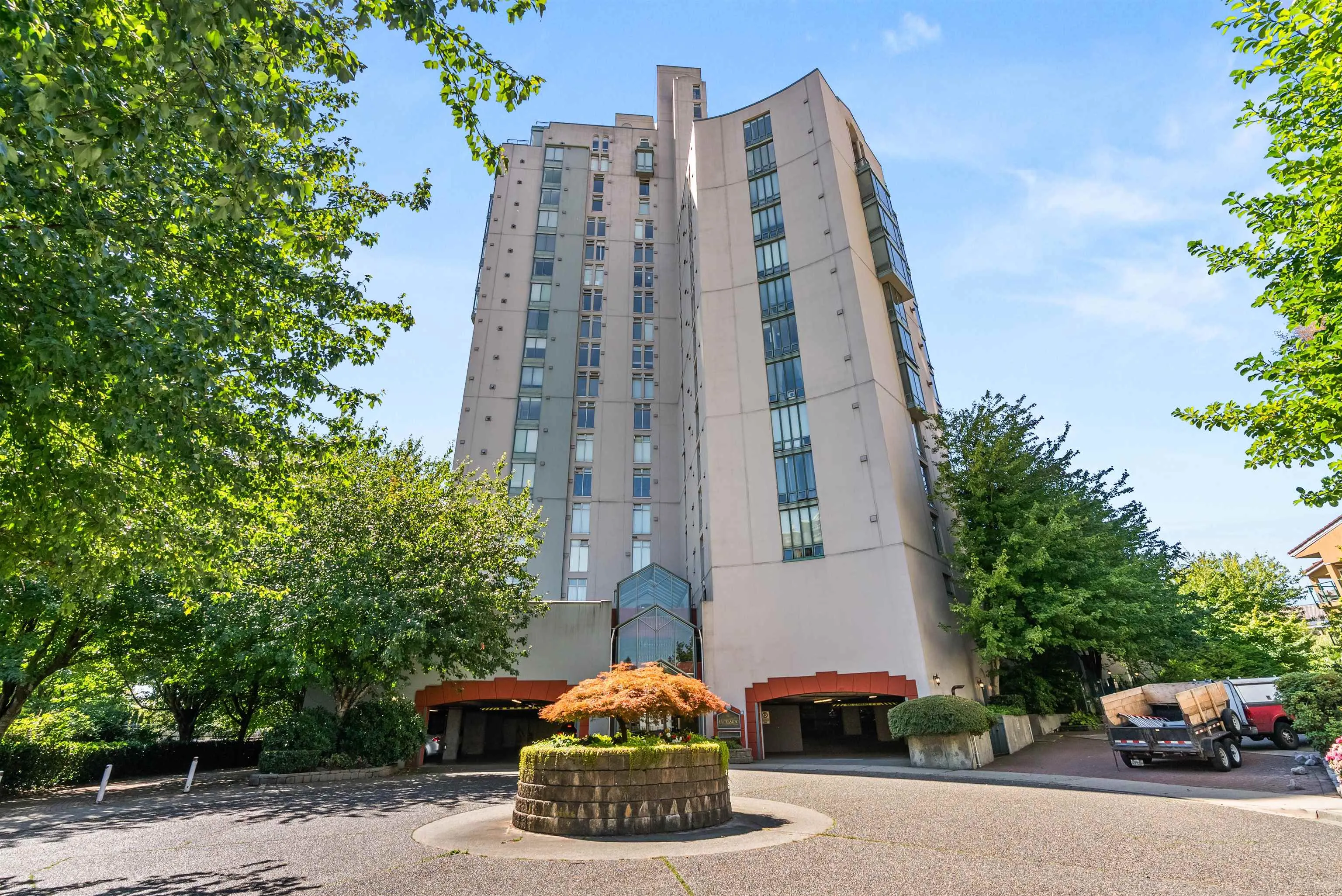 1602 8 Laguna Court