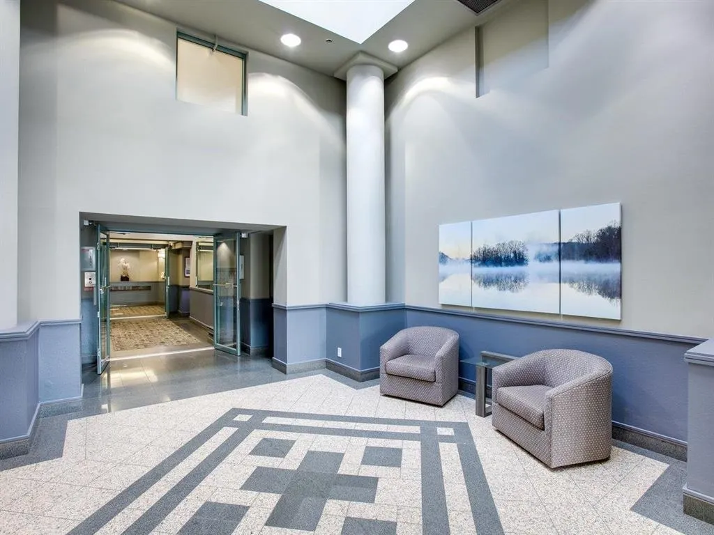 1602 8 Laguna Court