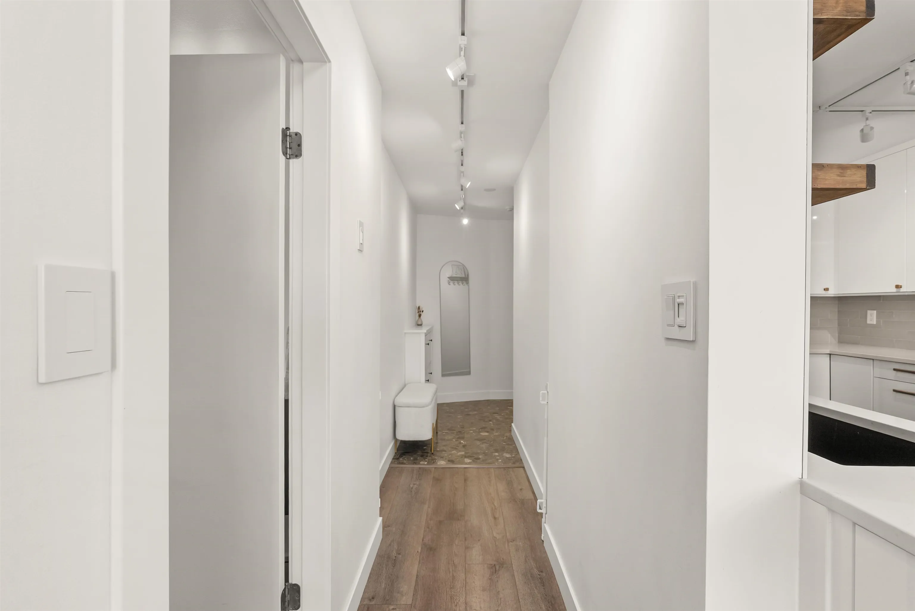 1602 8 Laguna Court