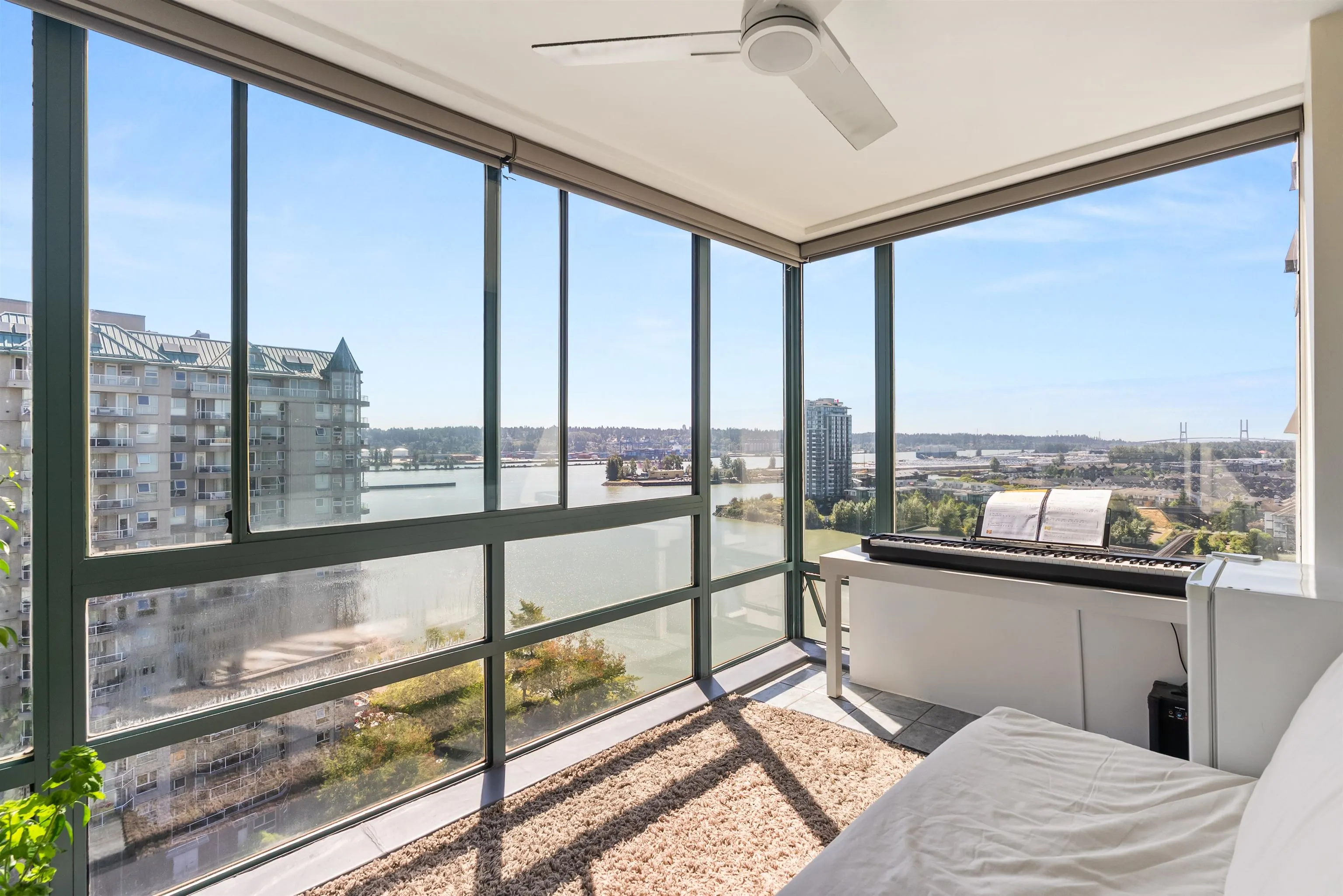 1602 8 Laguna Court