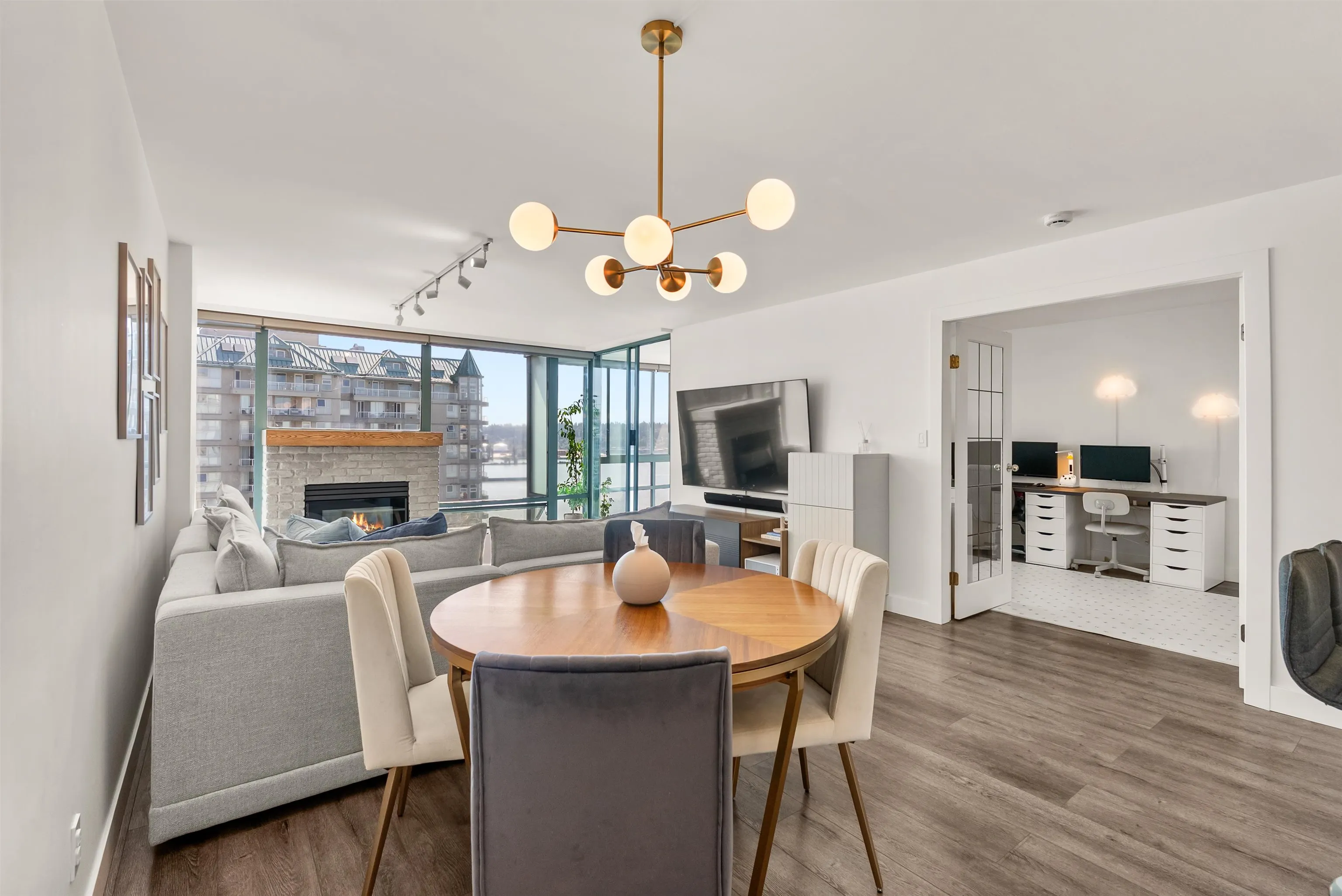 1602 8 Laguna Court