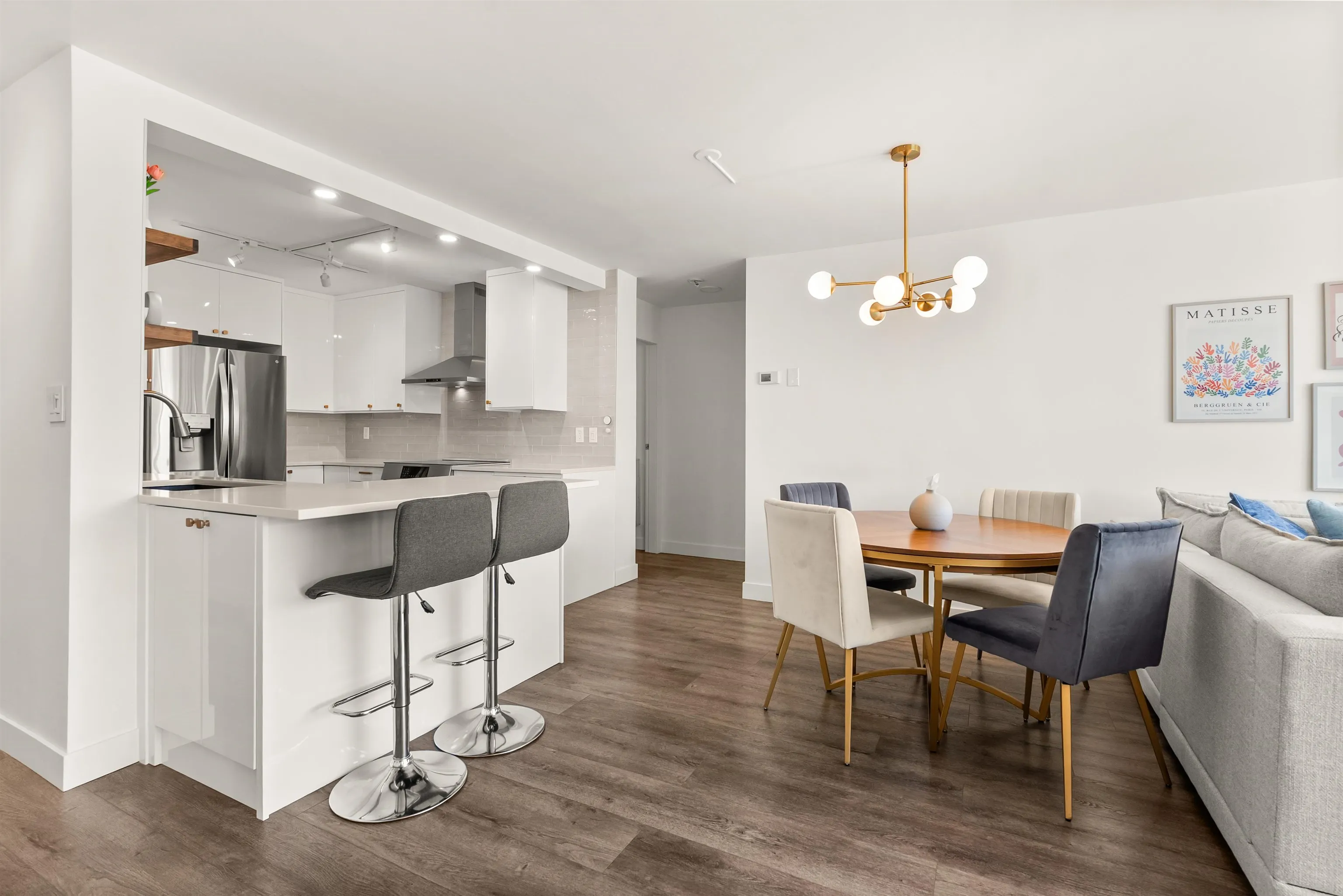 1602 8 Laguna Court