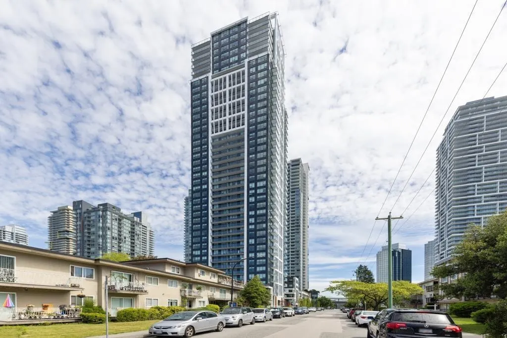 350x 6537 Telford Avenue