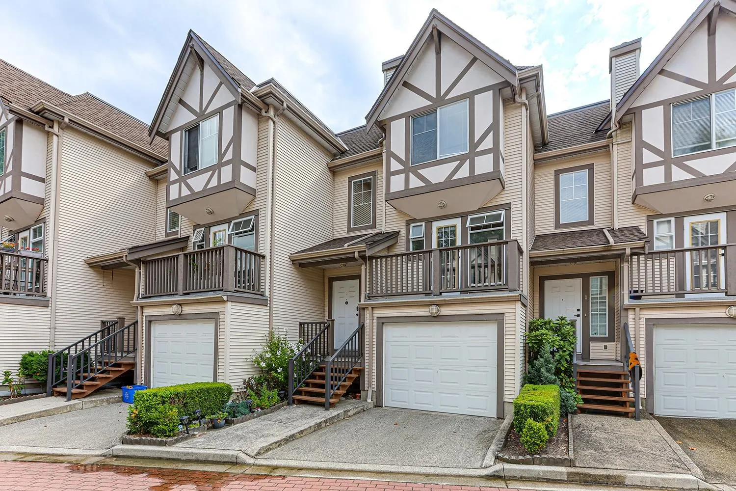 2 22711 Norton Court