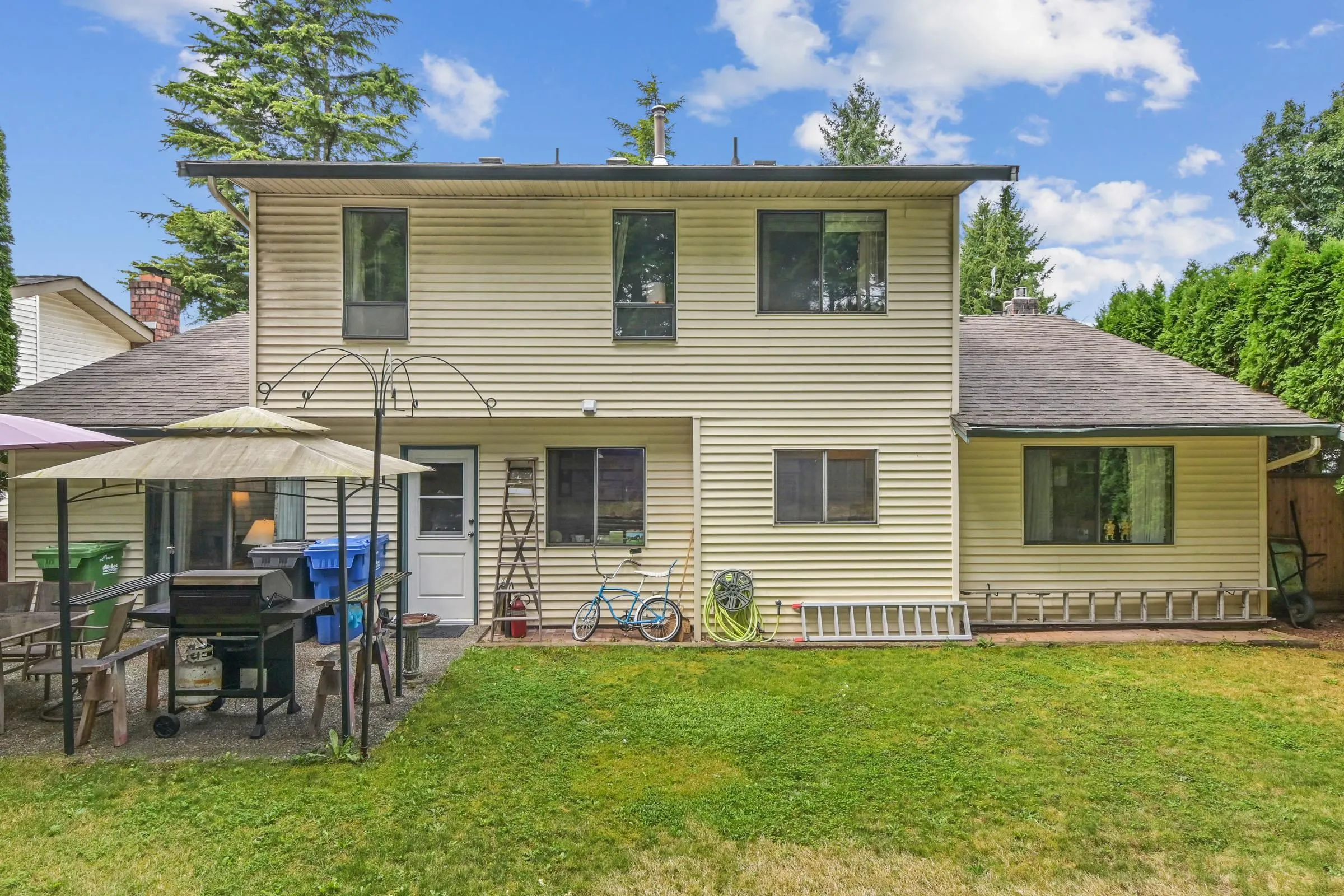 3754 Nanaimo Crescent