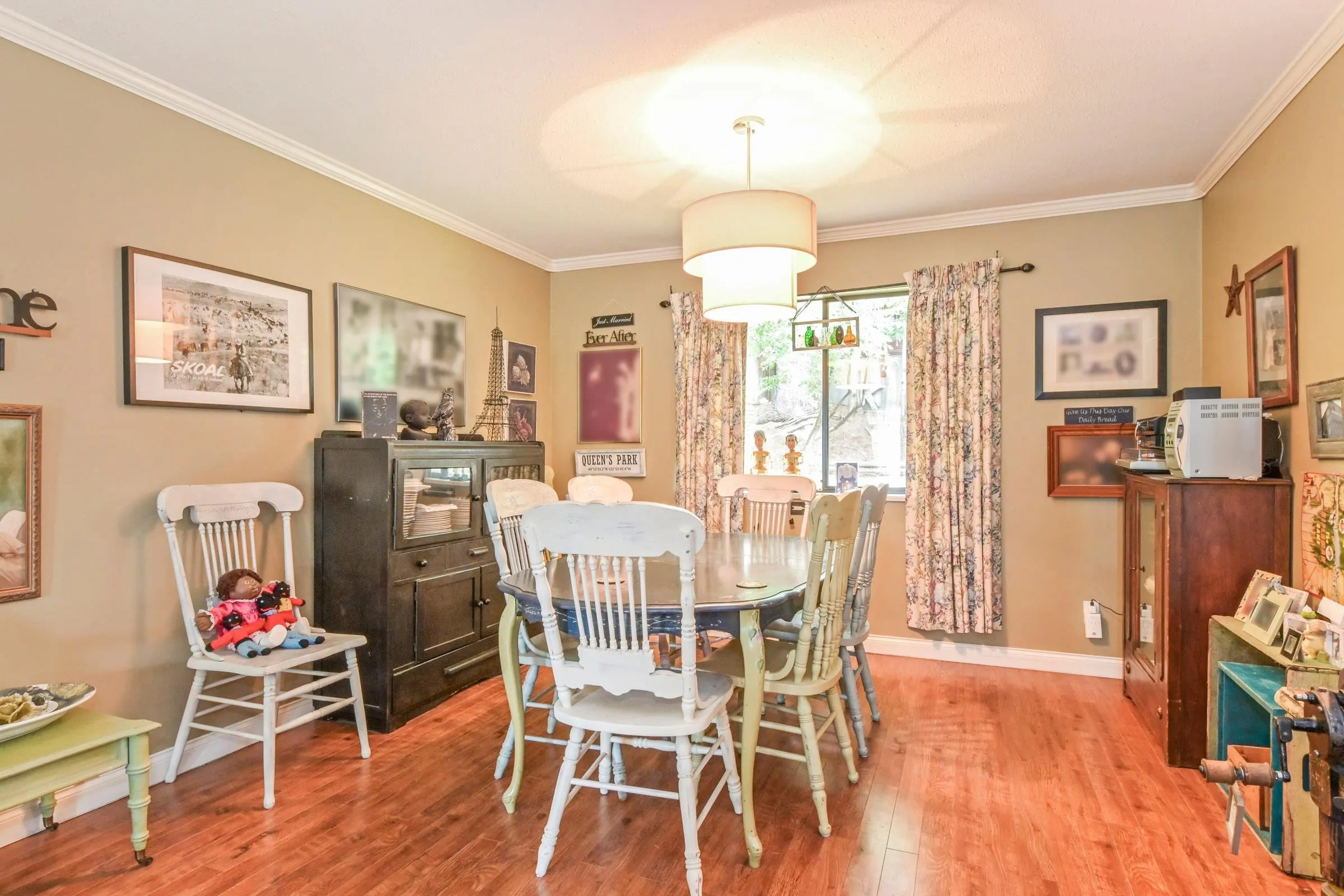 3754 Nanaimo Crescent