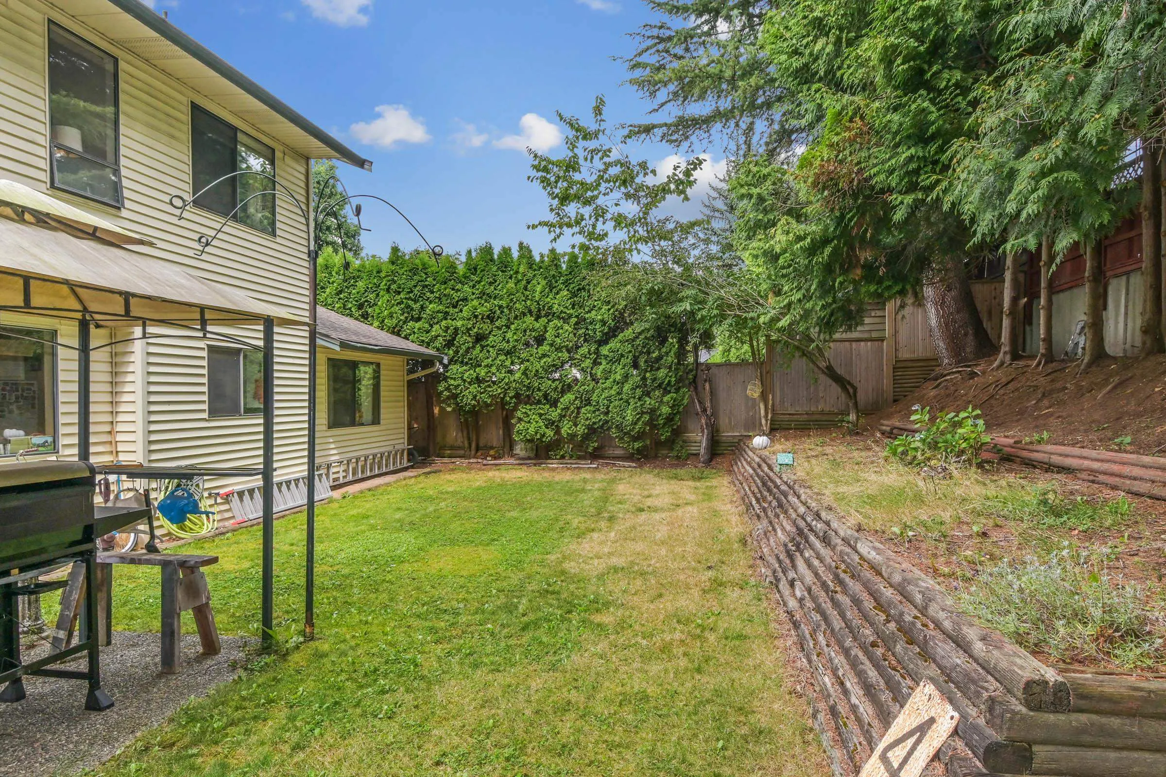 3754 Nanaimo Crescent