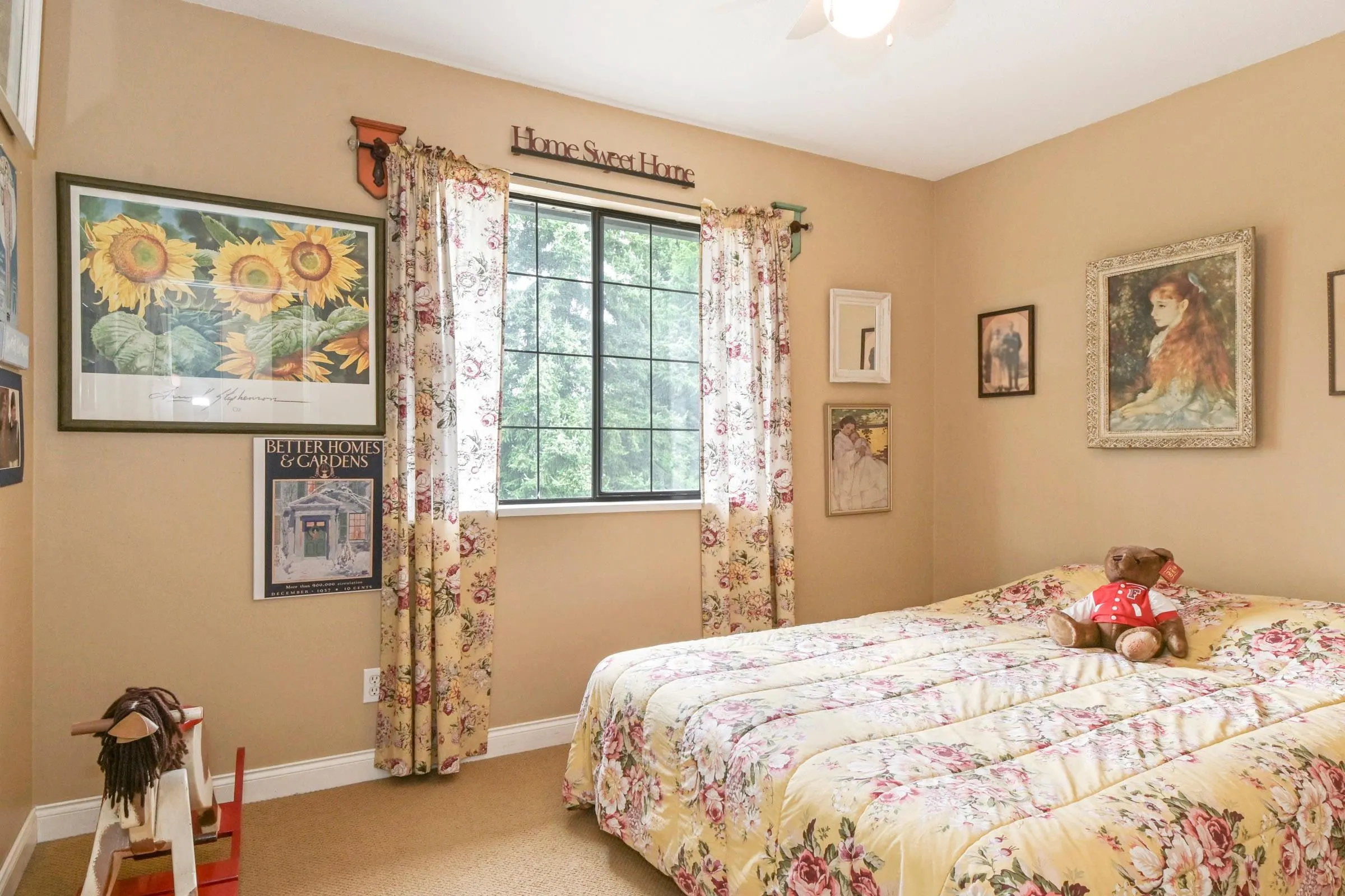 3754 Nanaimo Crescent