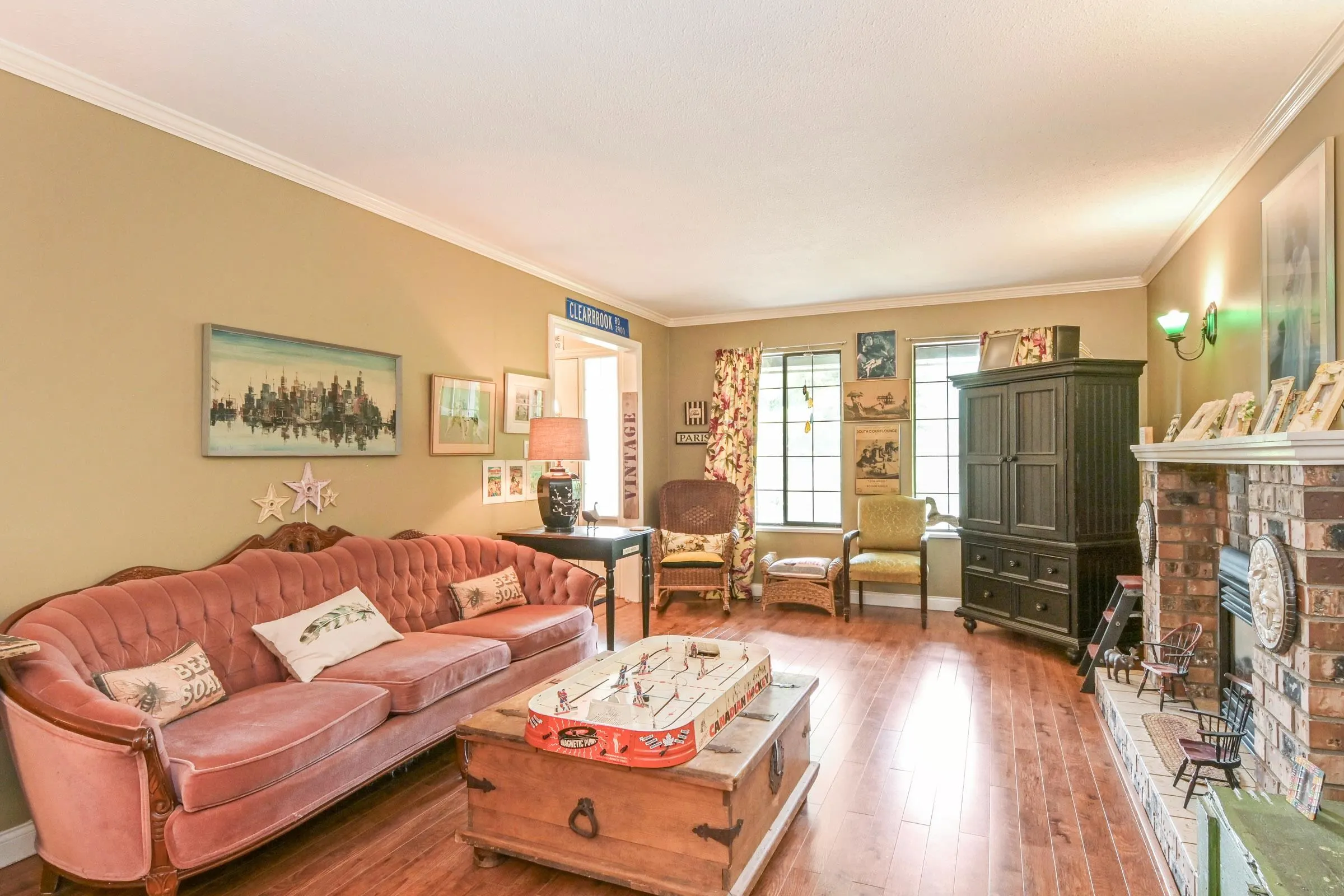 3754 Nanaimo Crescent