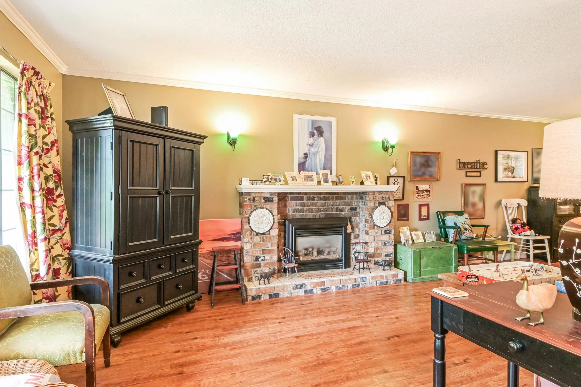 3754 Nanaimo Crescent