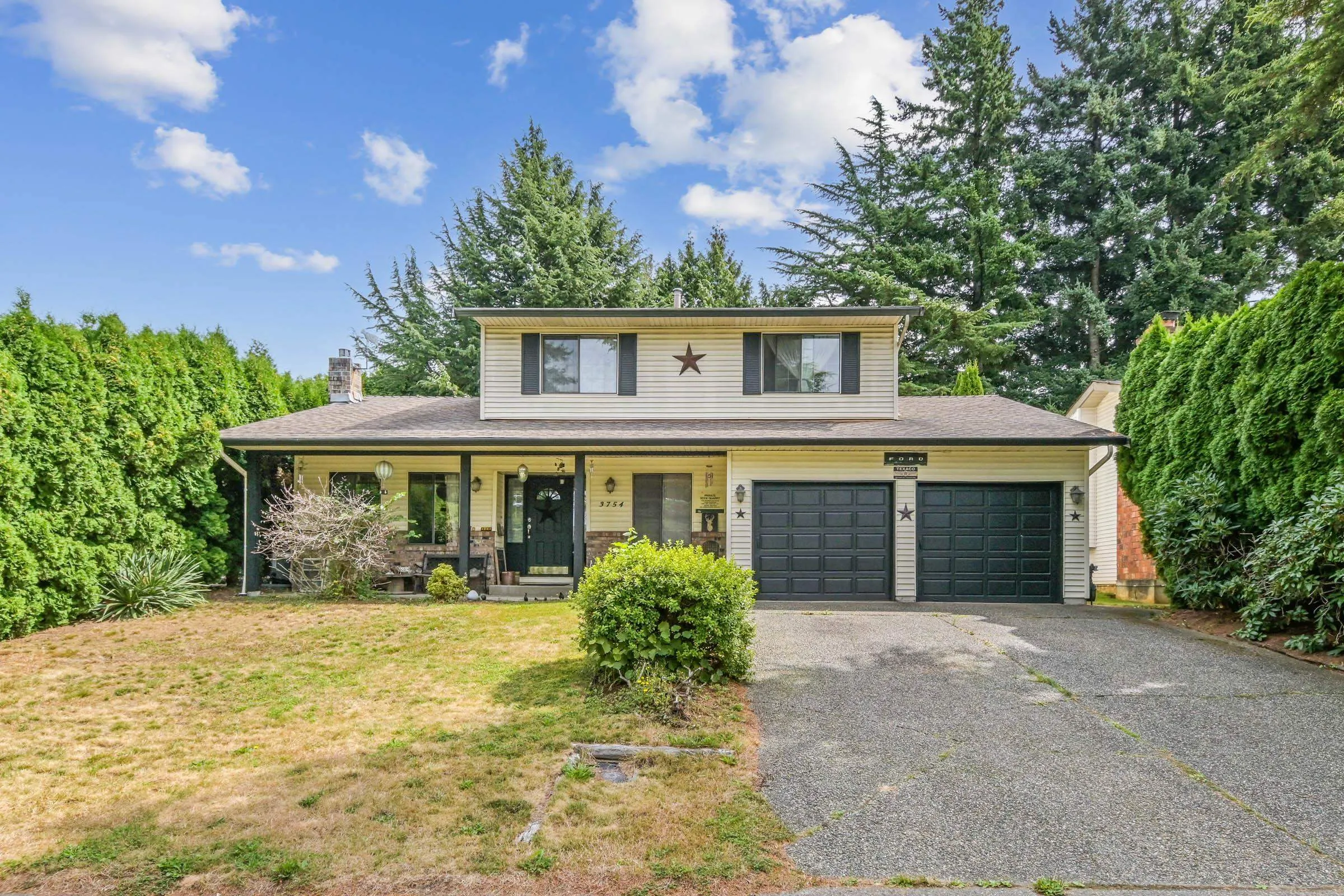 3754 Nanaimo Crescent