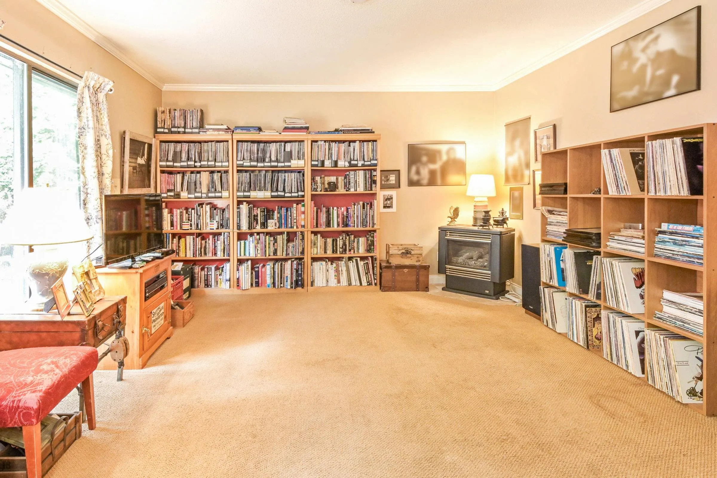 3754 Nanaimo Crescent