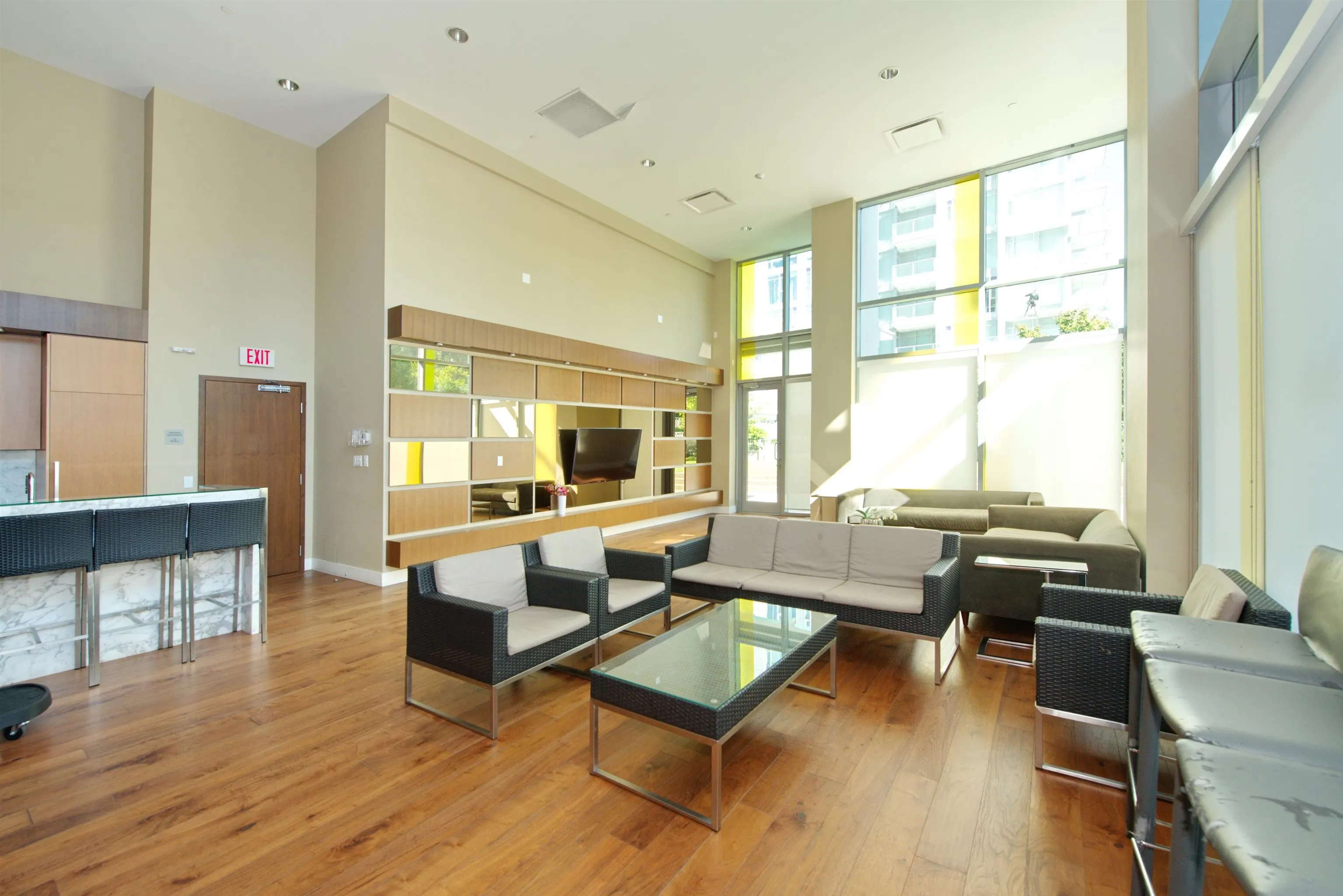 1802 6588 Nelson Avenue