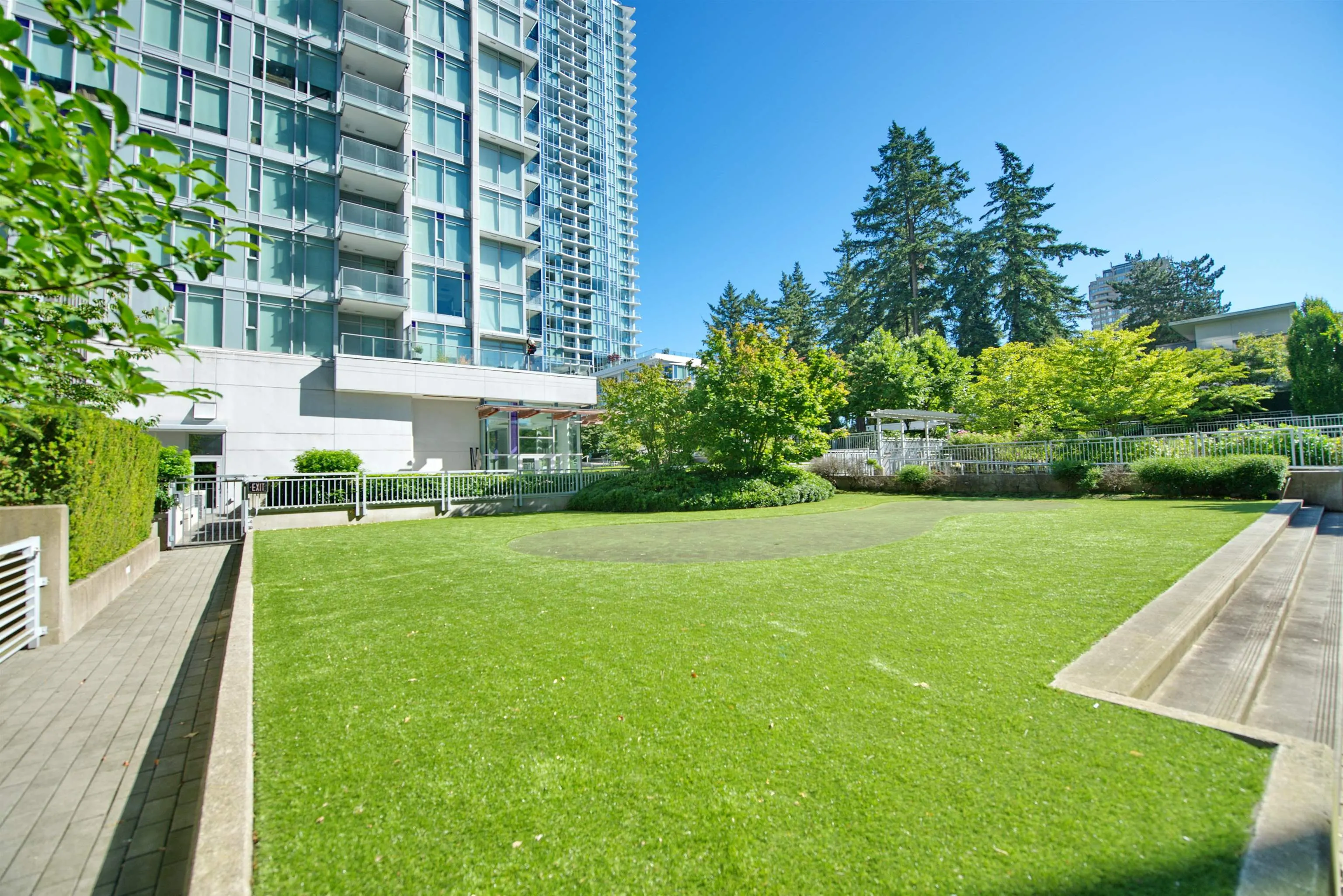 1802 6588 Nelson Avenue