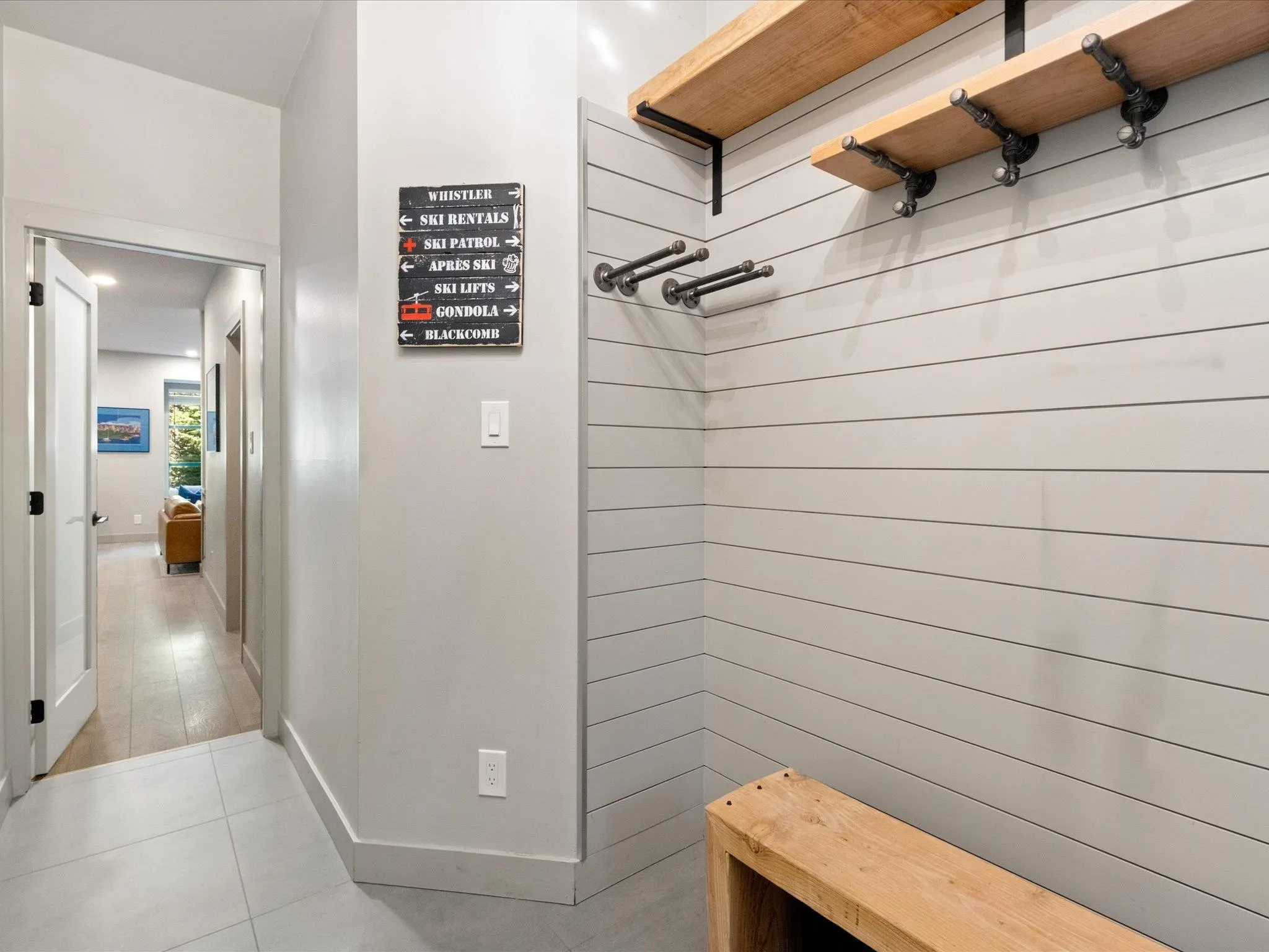 33 4652 Blackcomb Way
