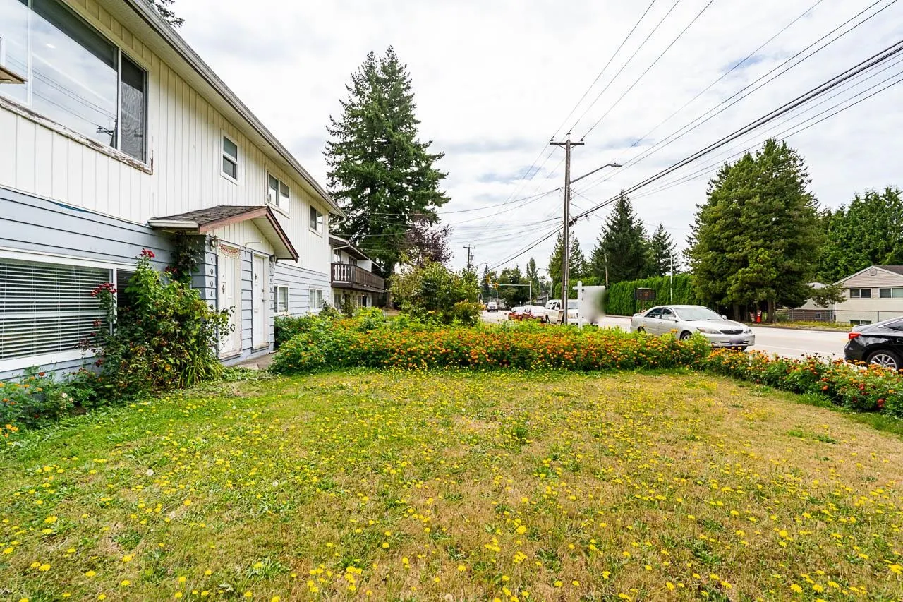 10038- 10040 128 Street