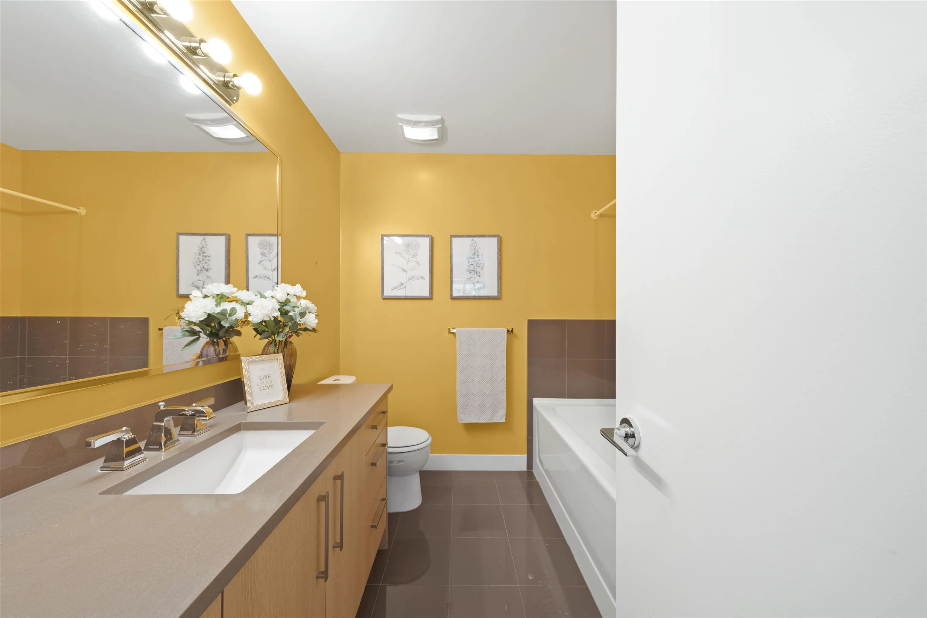 1103 8485 New Haven Close