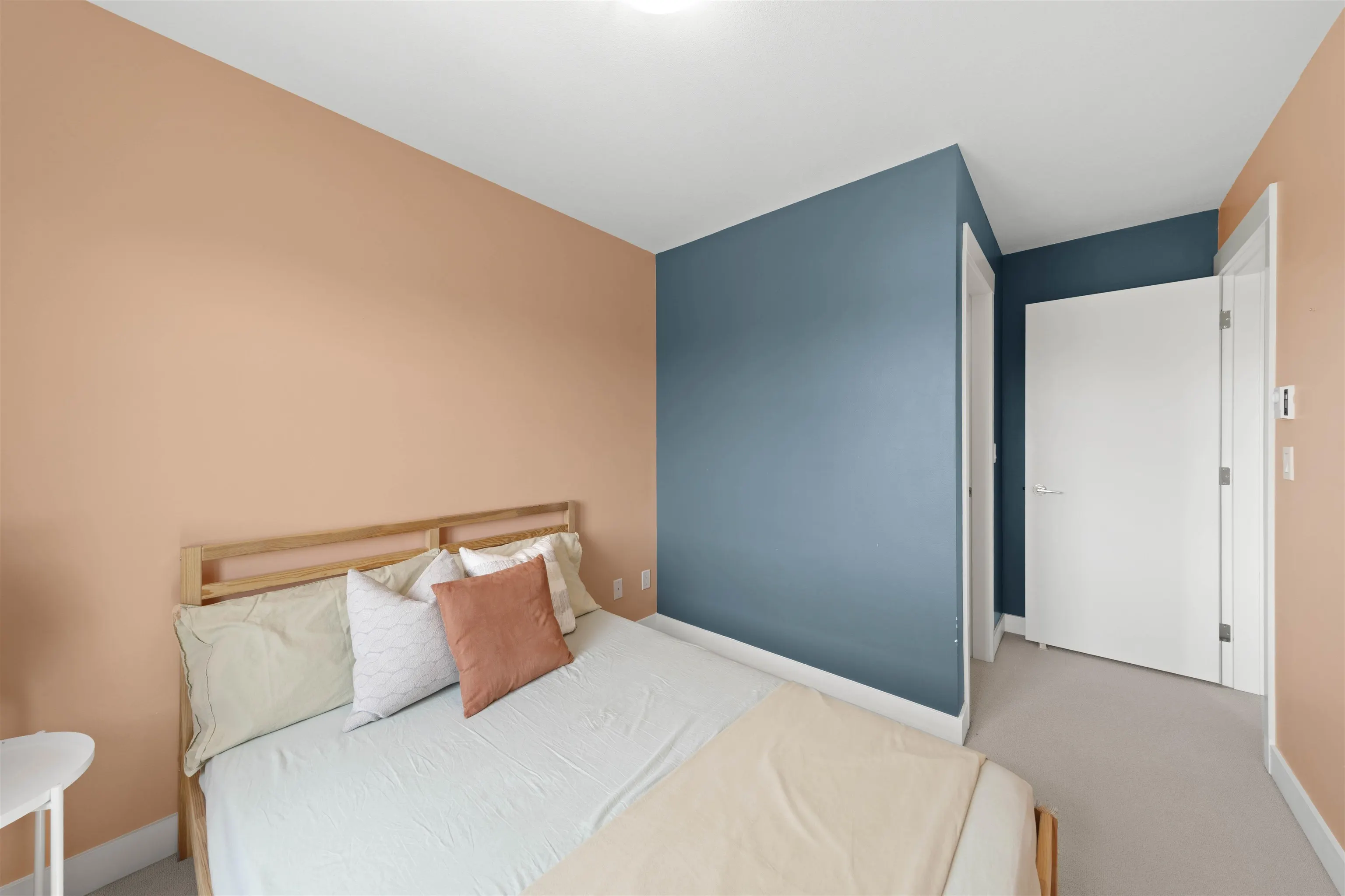 1103 8485 New Haven Close