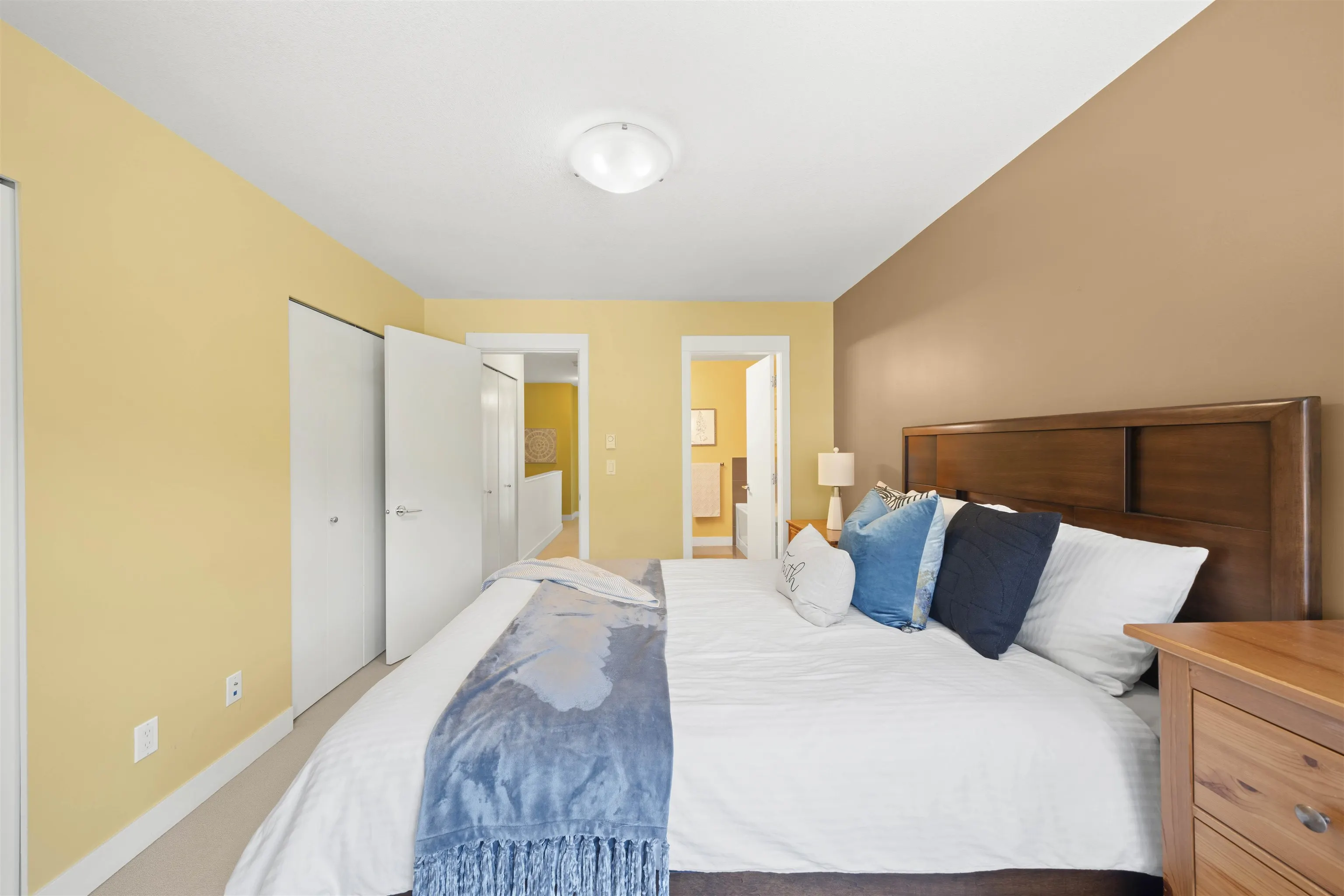 1103 8485 New Haven Close