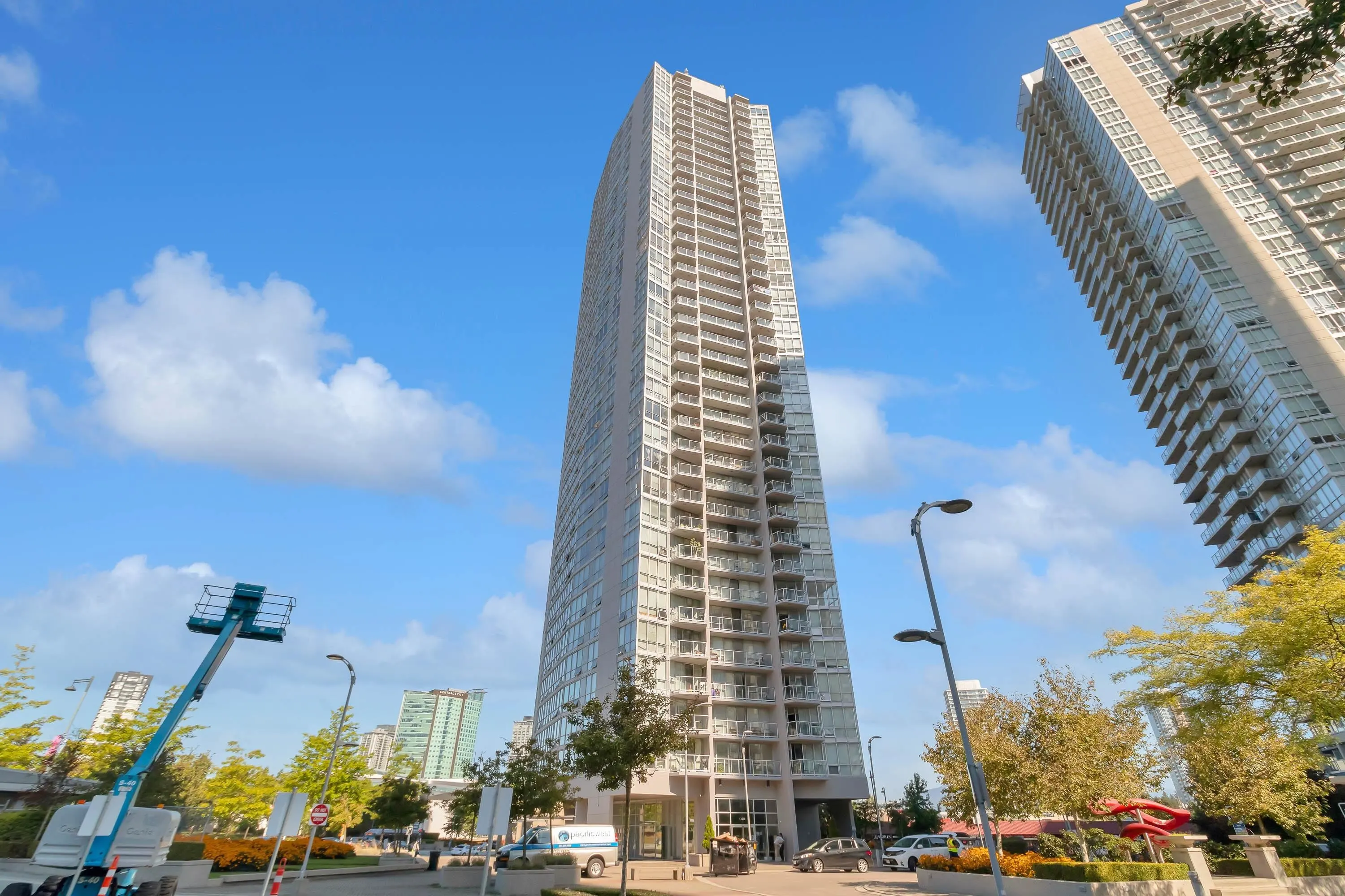 502 13618 100 Avenue