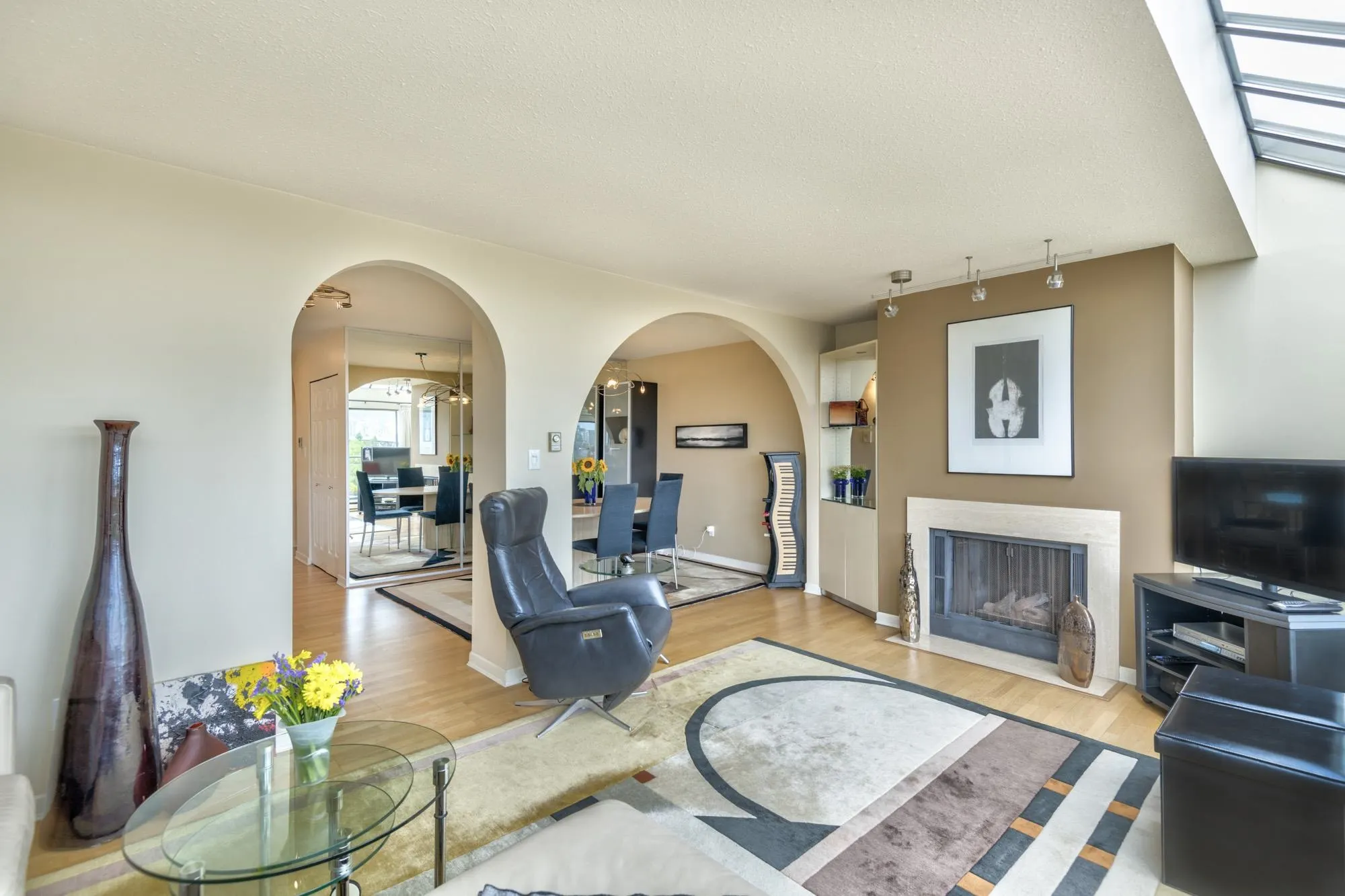 G 1215 W 7th Avenue