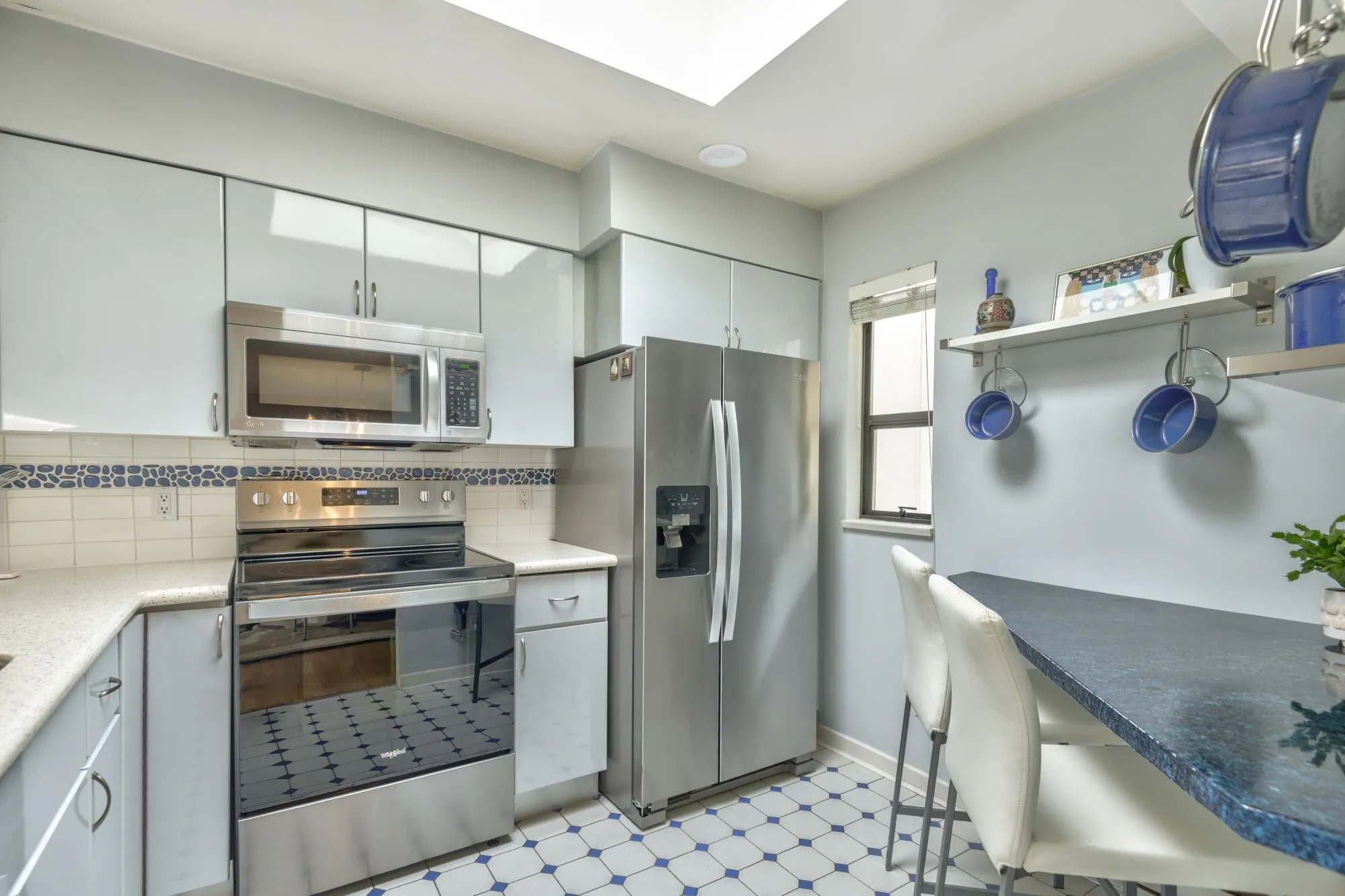 G 1215 W 7th Avenue