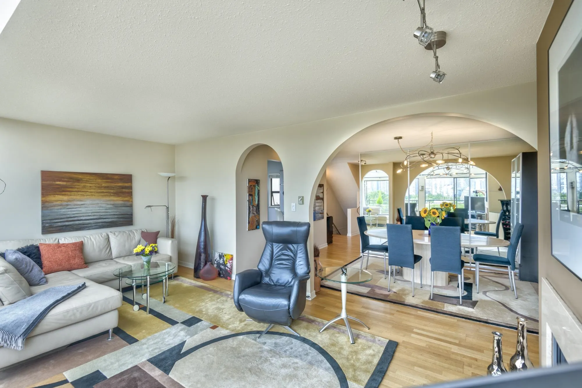 G 1215 W 7th Avenue