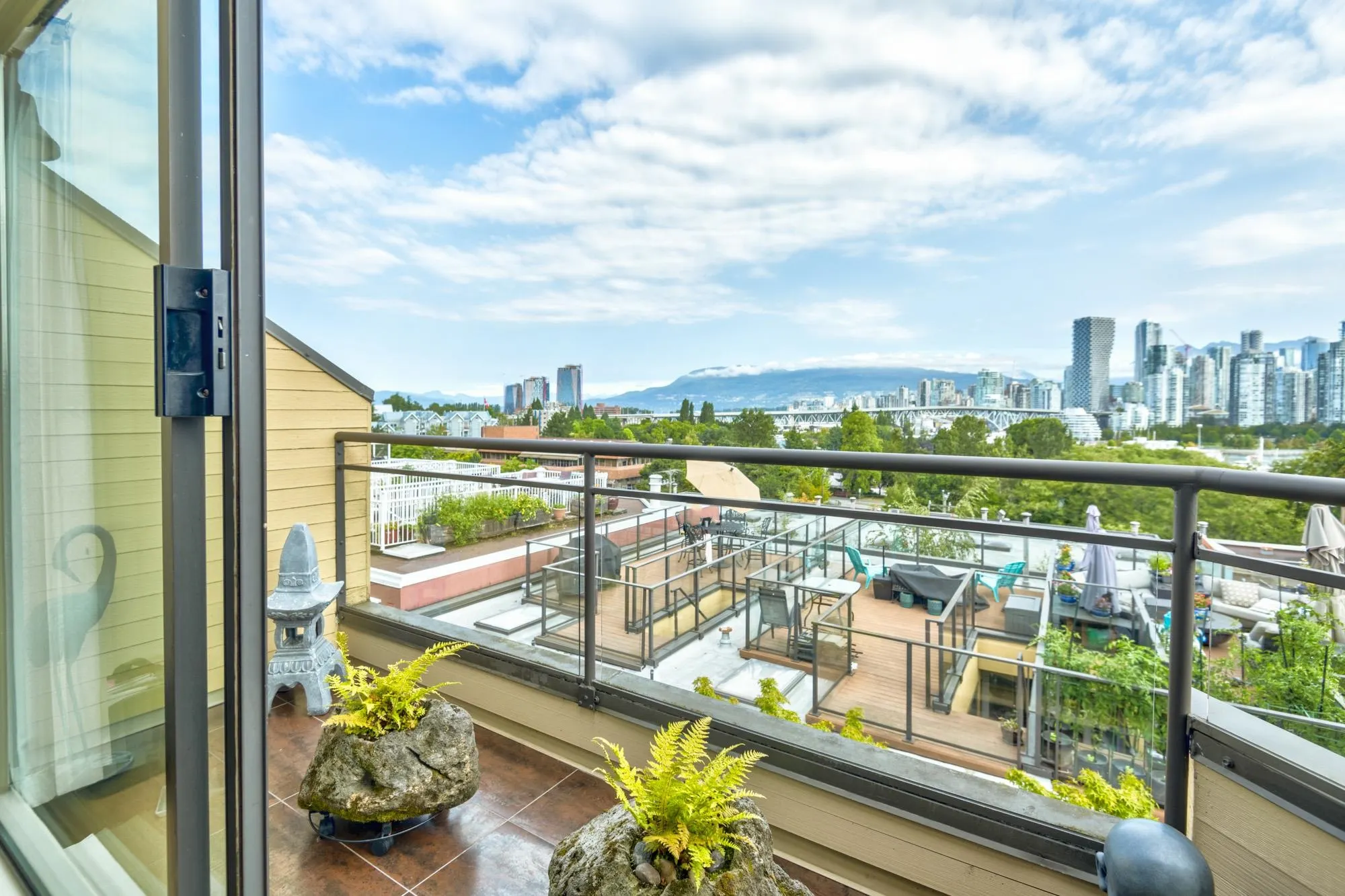 G 1215 W 7th Avenue