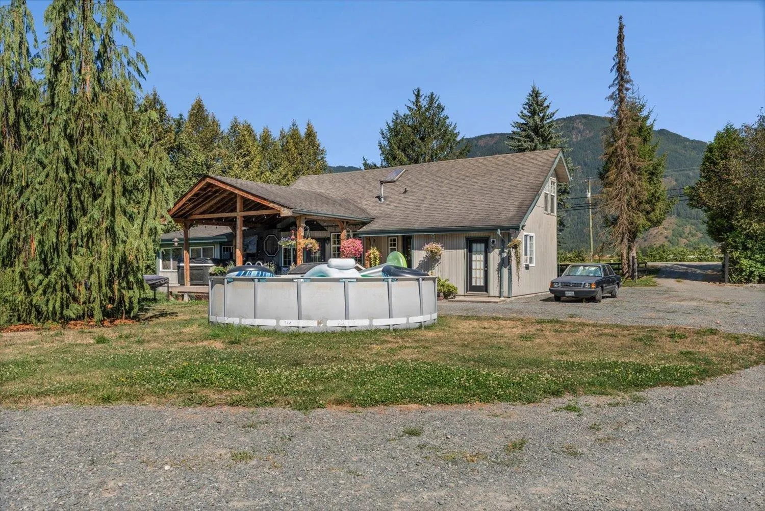 5610 Lougheed Highway