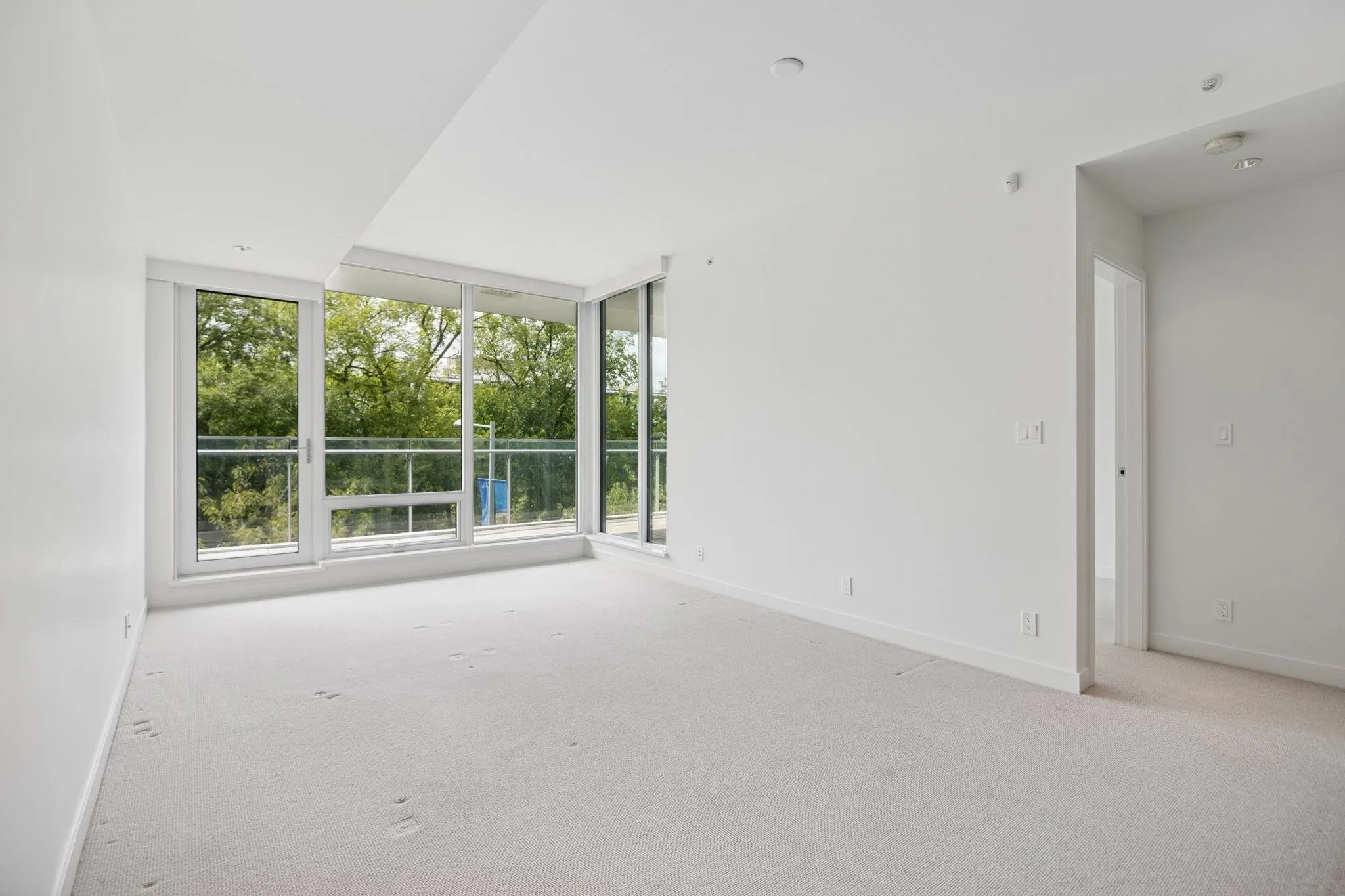 206 6611 Pearson Way