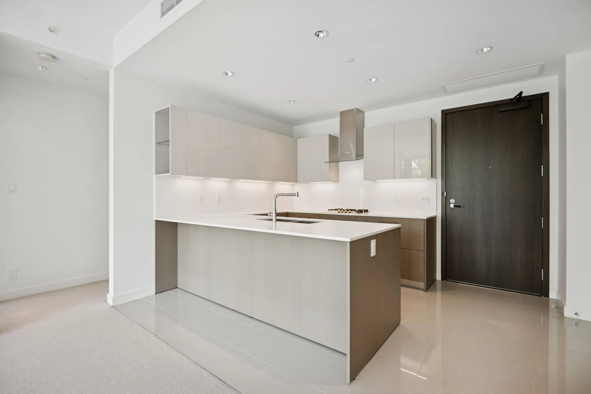 206 6611 Pearson Way