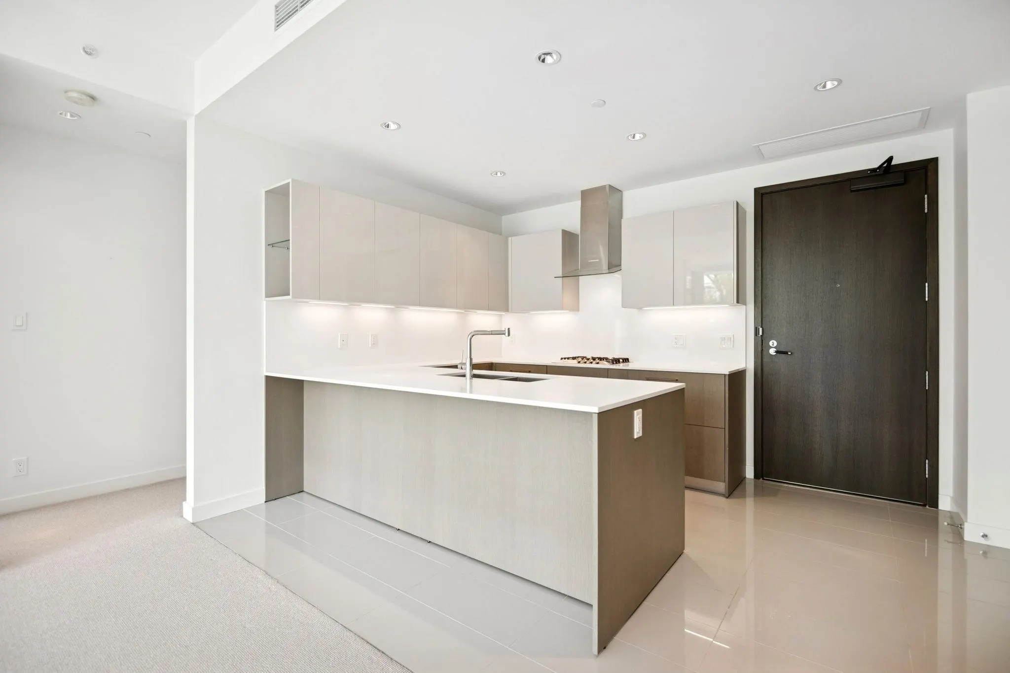 206 6611 Pearson Way