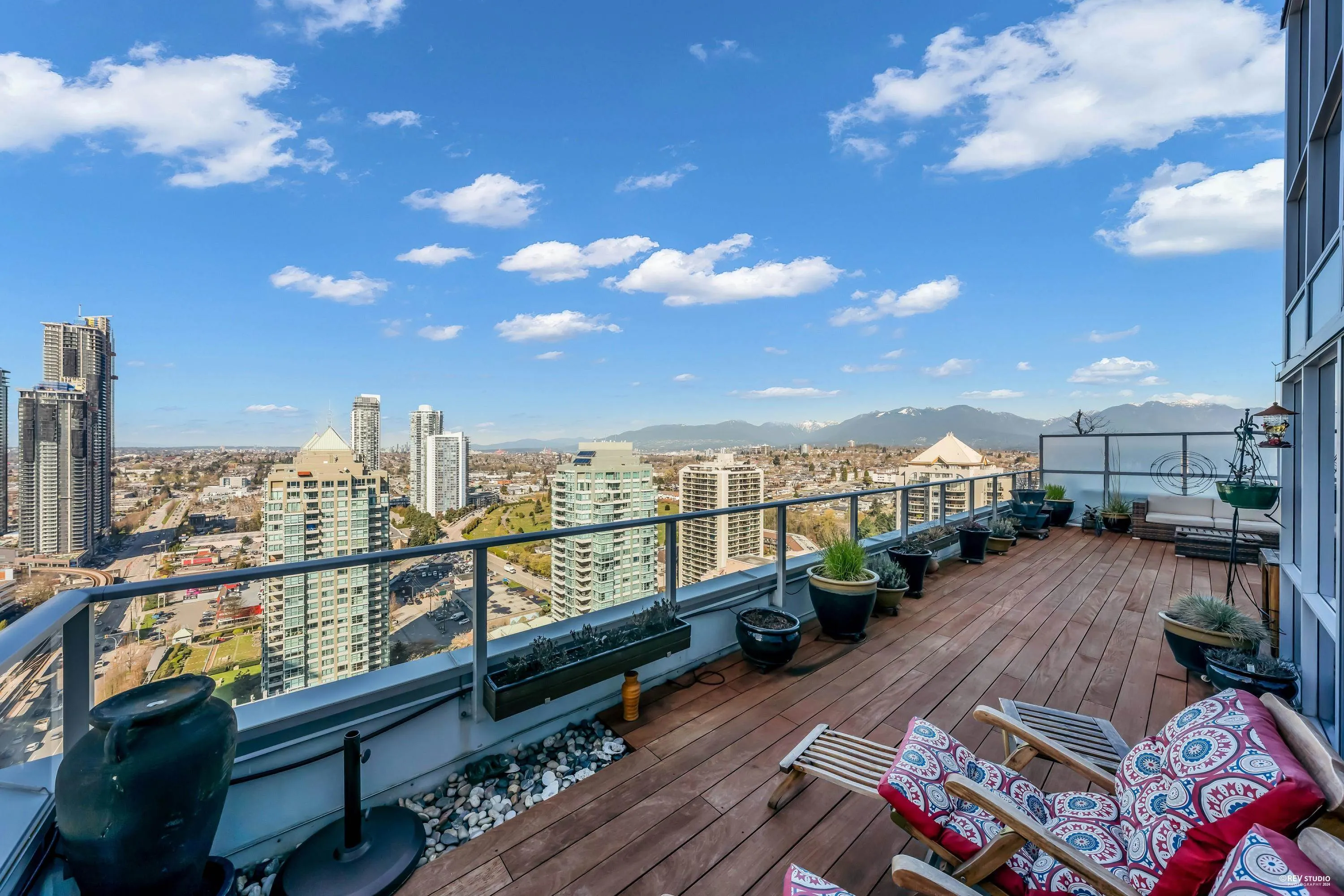 2803 4400 Buchanan Street