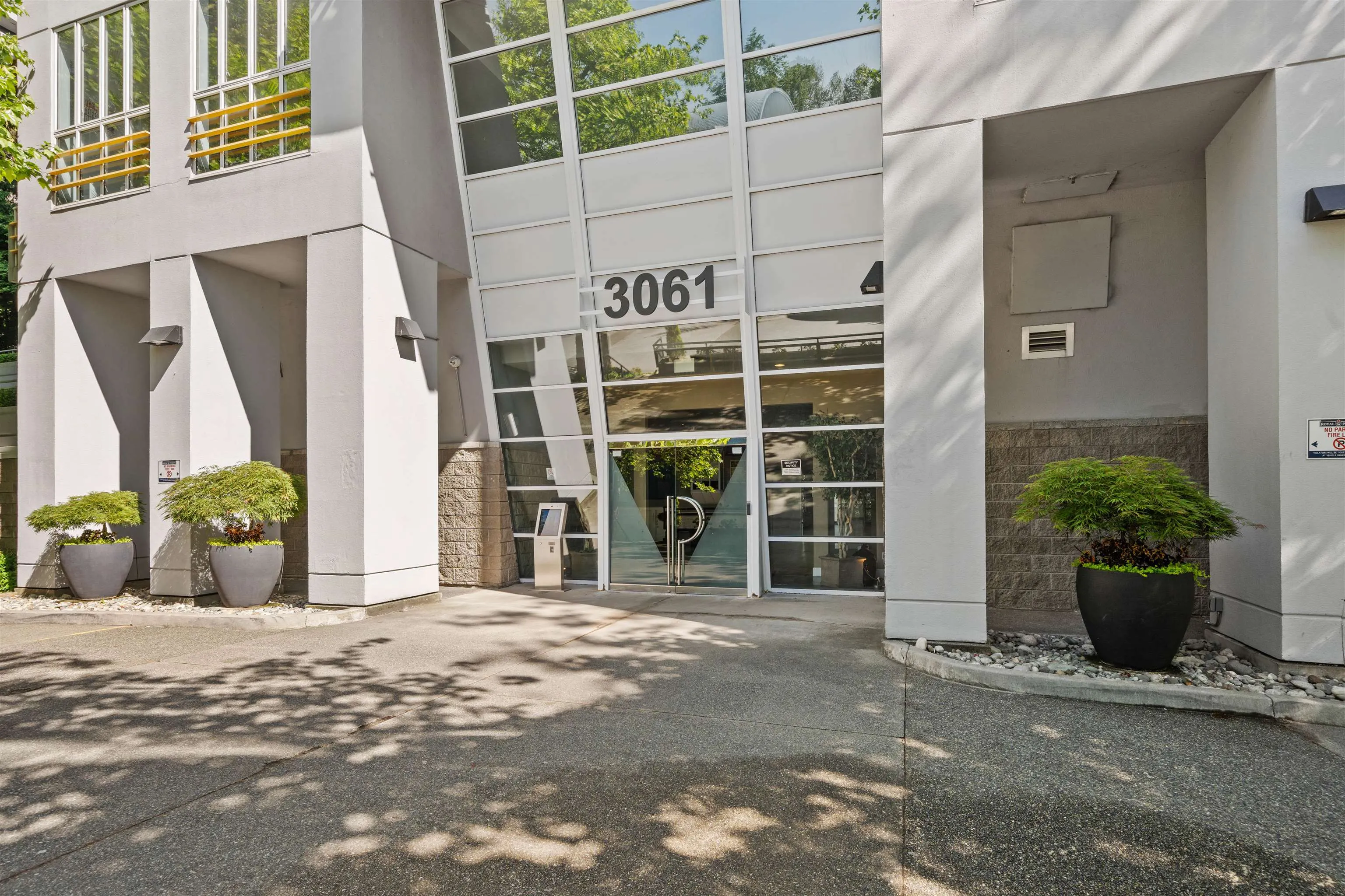 606 3061 E Kent Avenue North