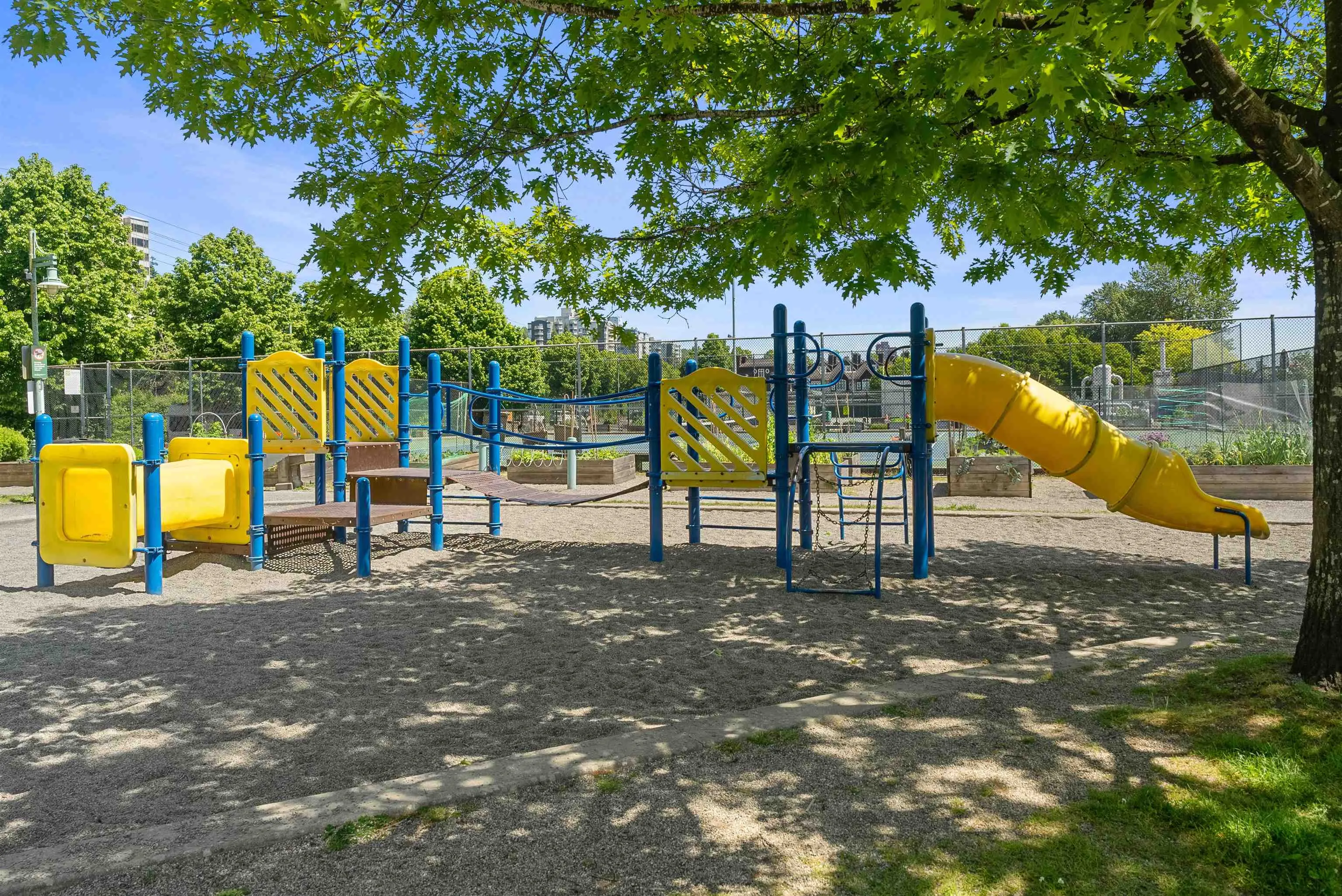 606 3061 E Kent Avenue North