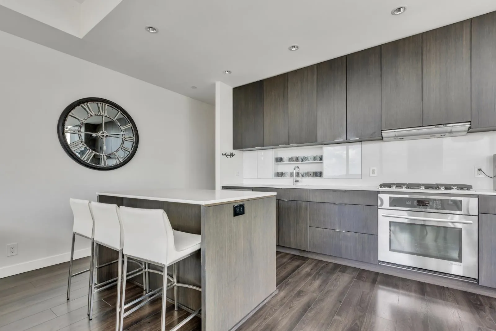 1801 111 E 1st Avenue