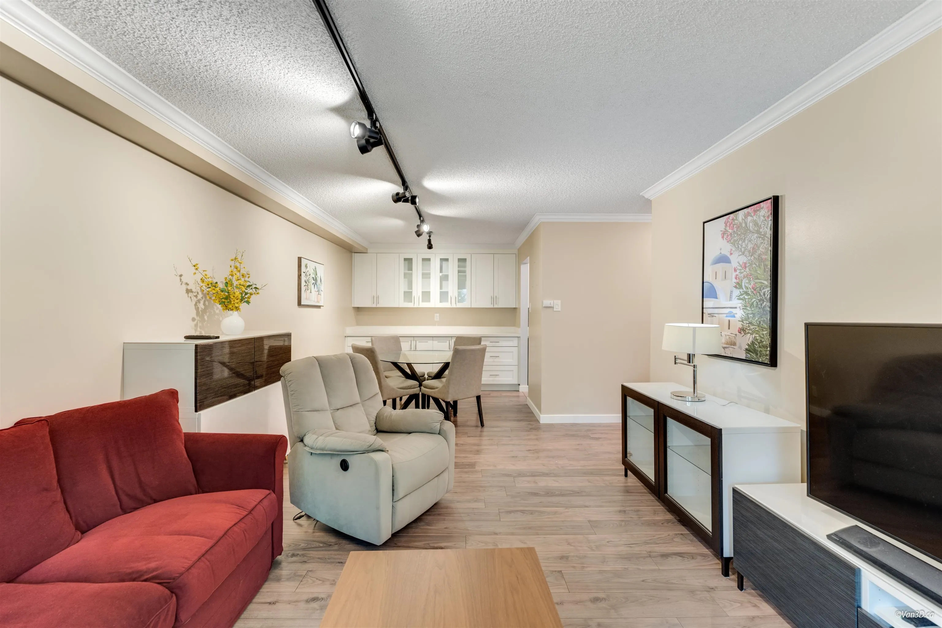126 8460 Lansdowne Road