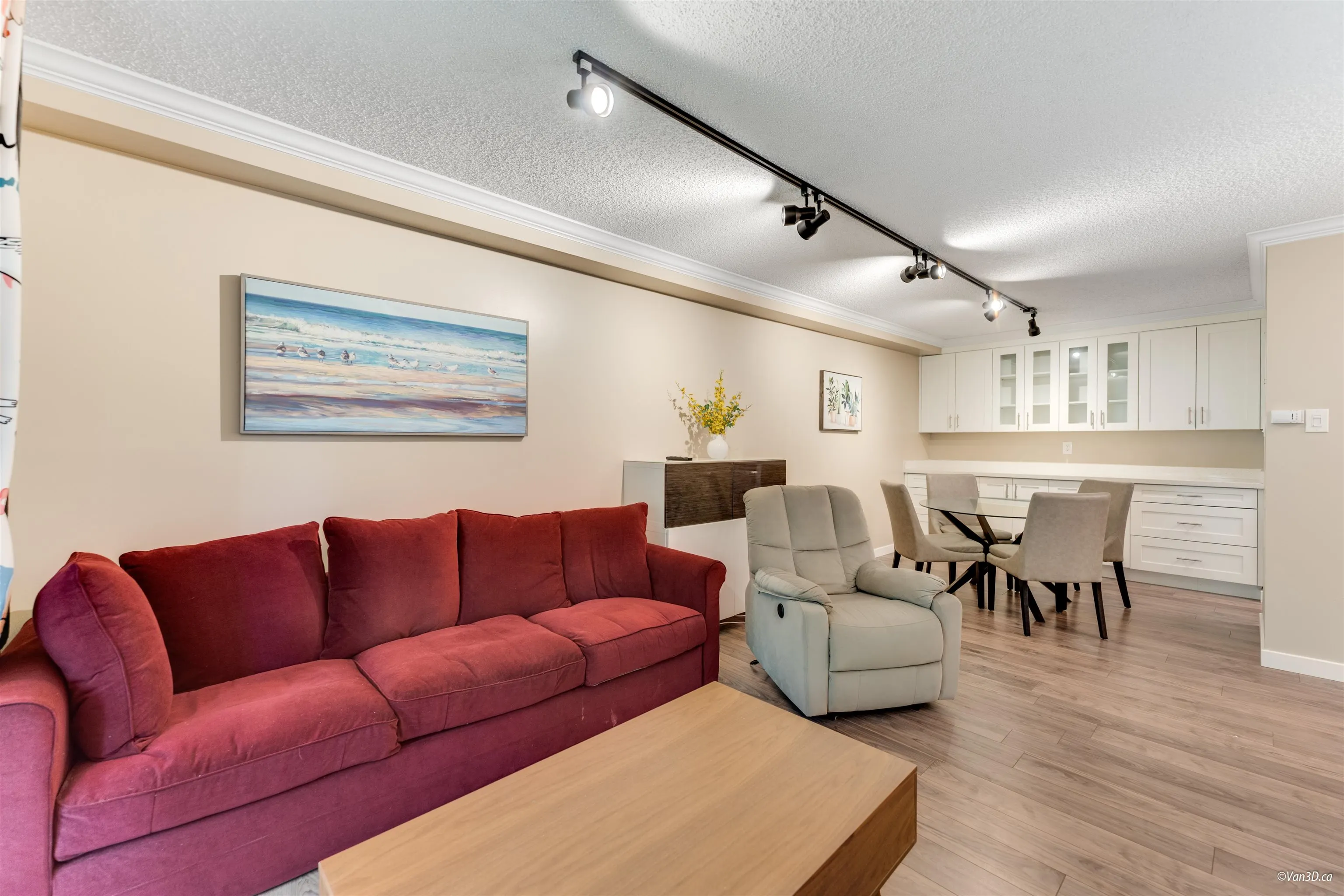126 8460 Lansdowne Road