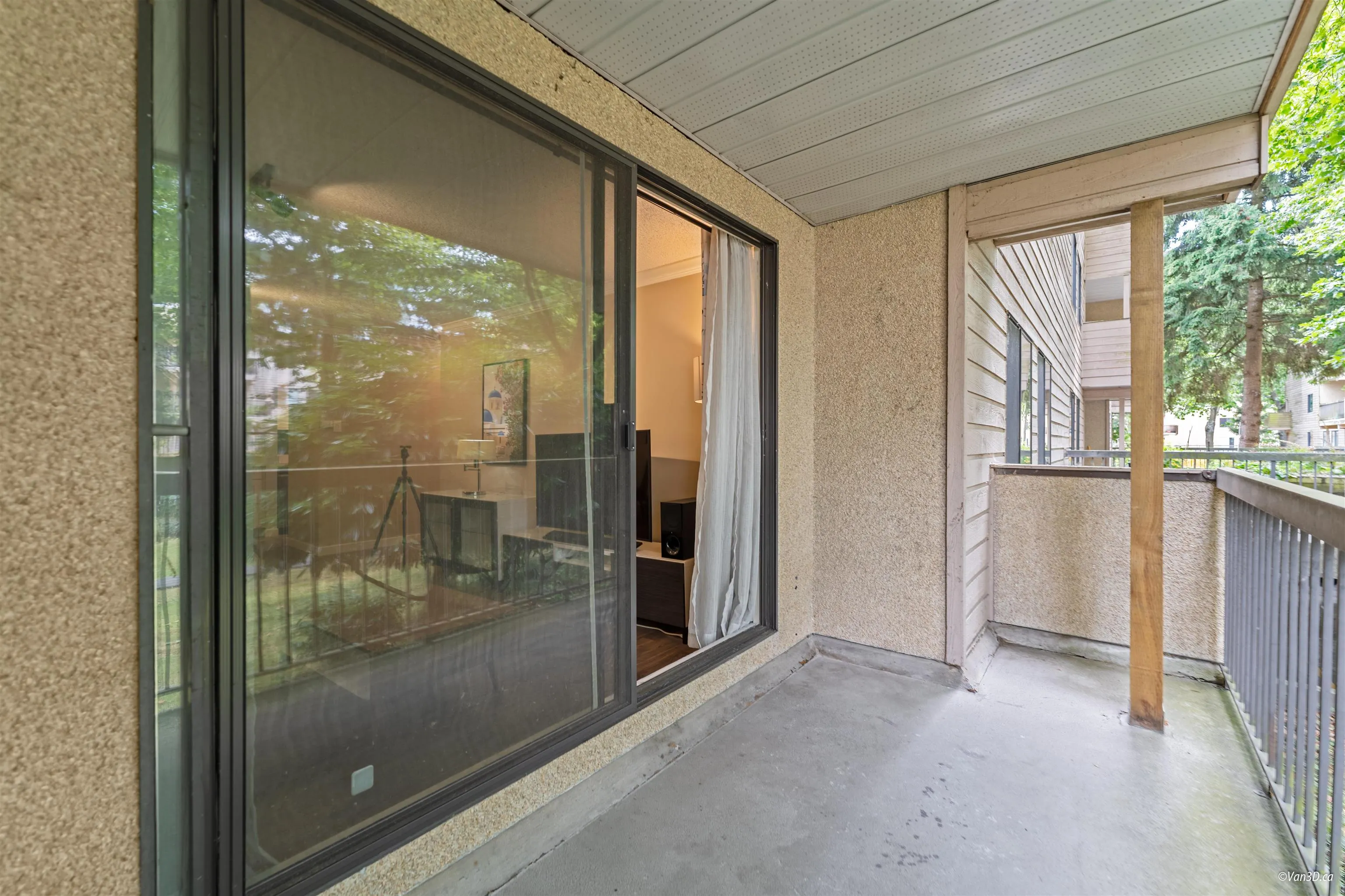 126 8460 Lansdowne Road