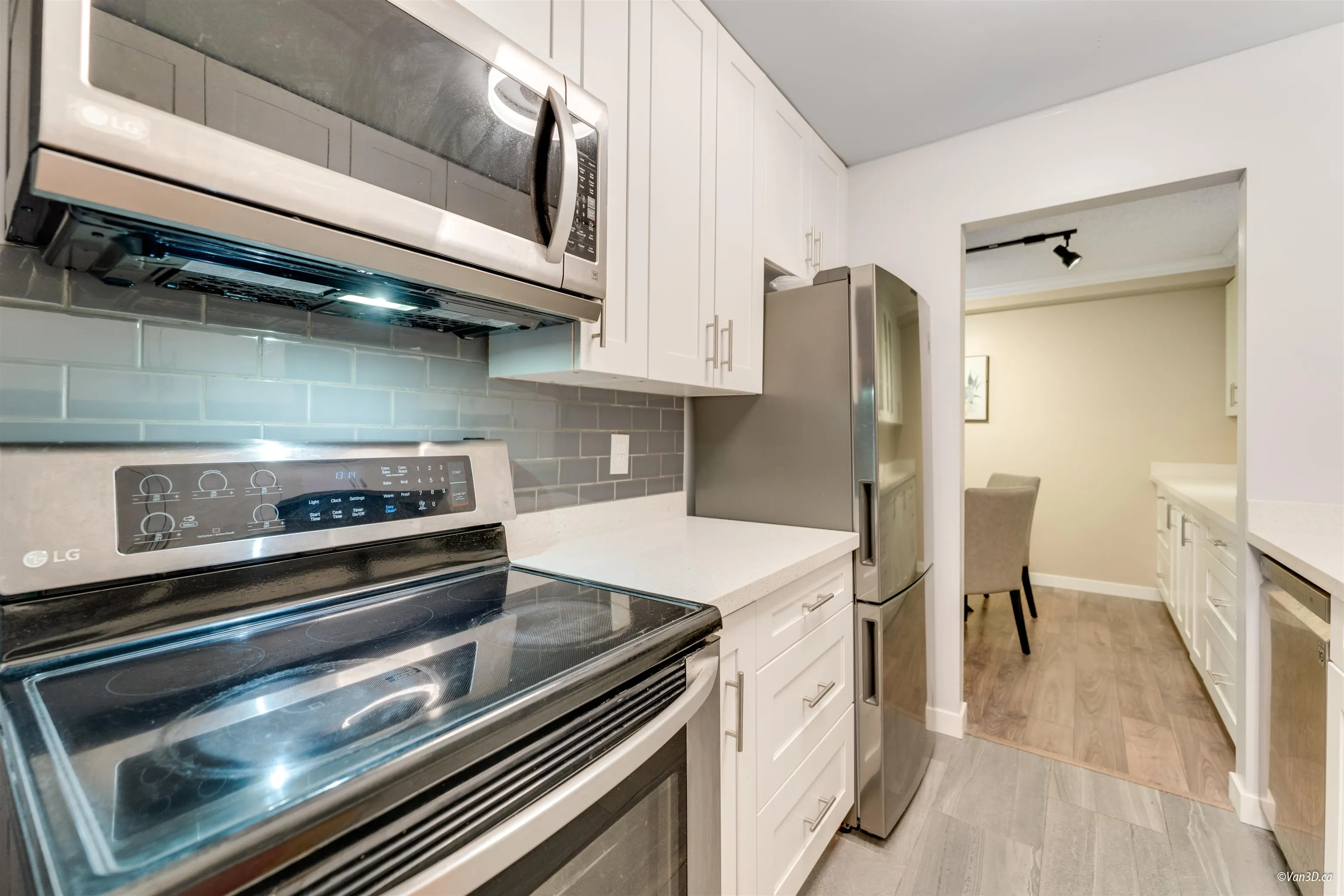 126 8460 Lansdowne Road