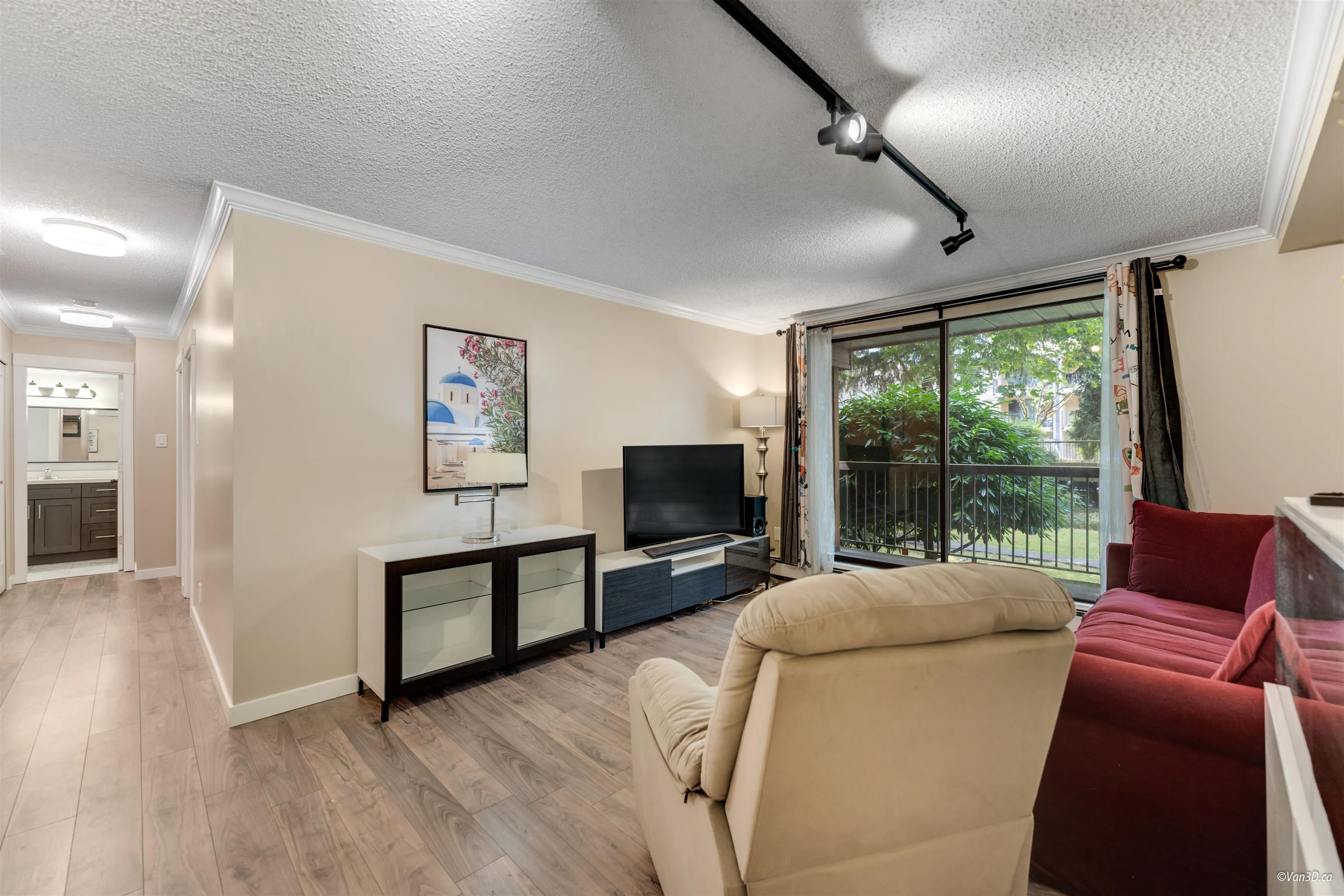 126 8460 Lansdowne Road