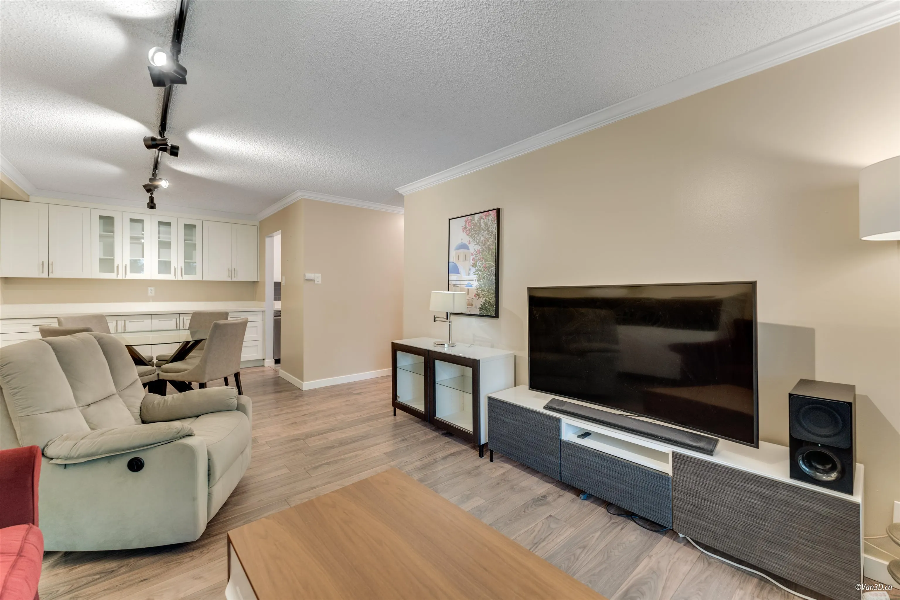 126 8460 Lansdowne Road