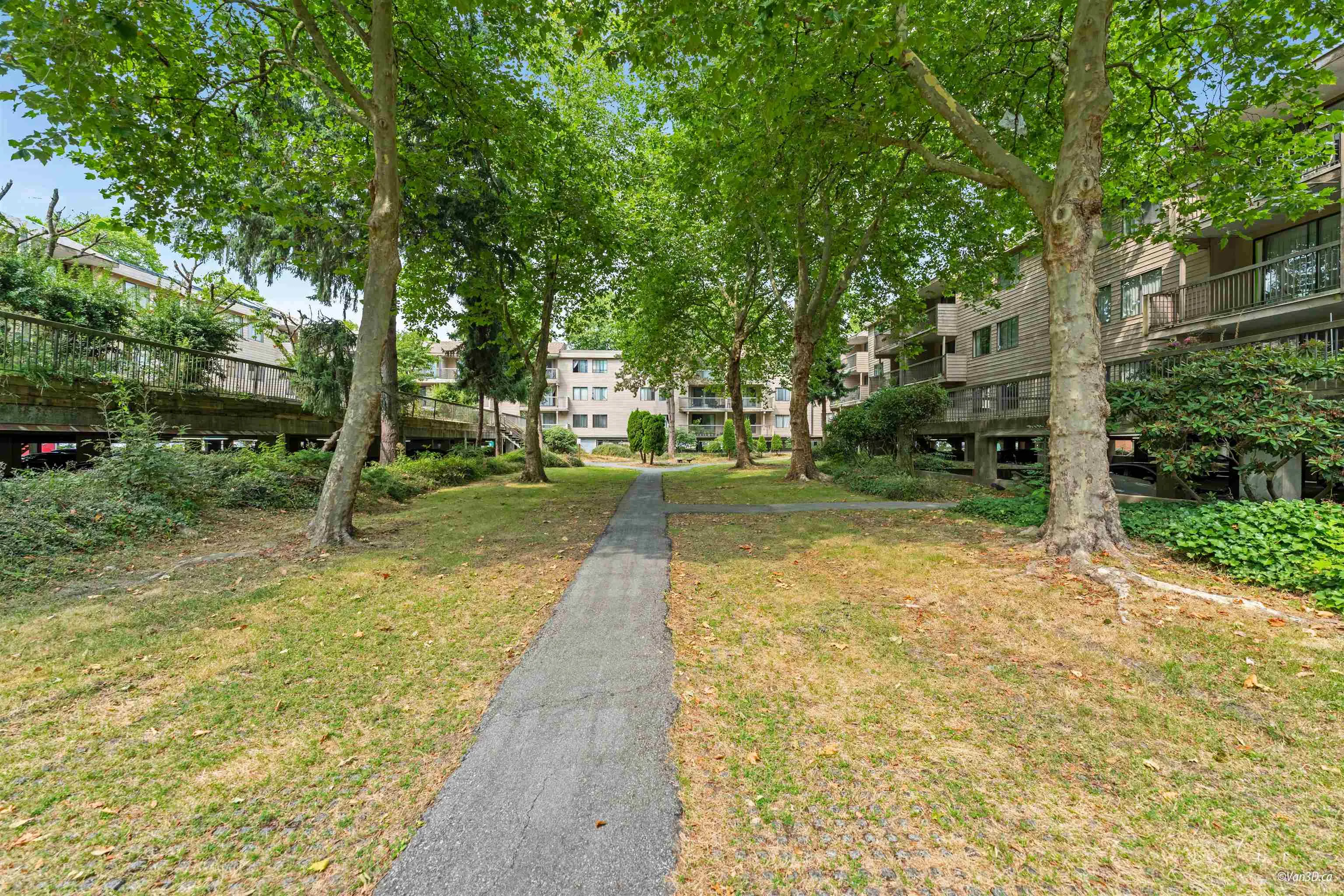 126 8460 Lansdowne Road
