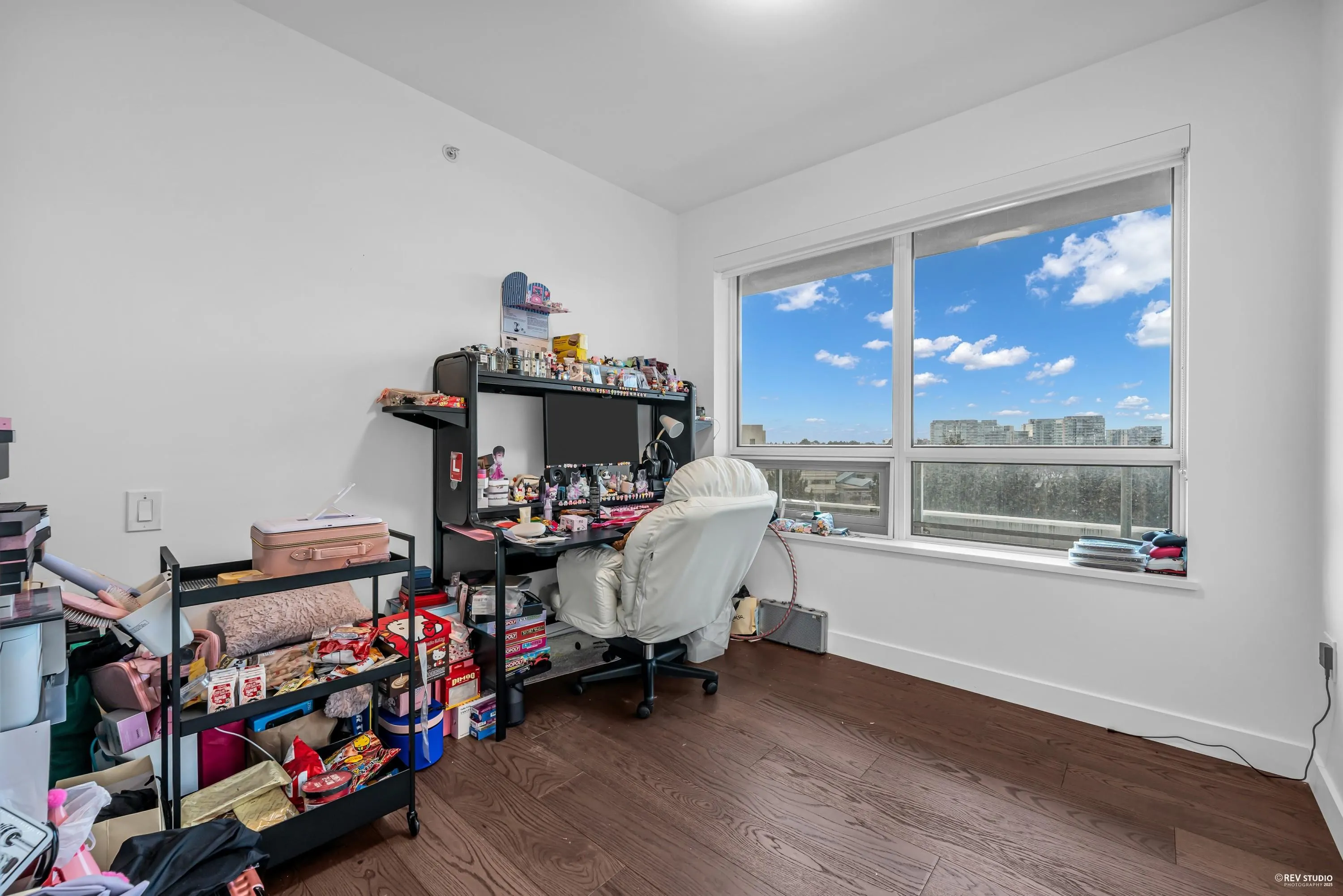 703 5766 Gilbert Road