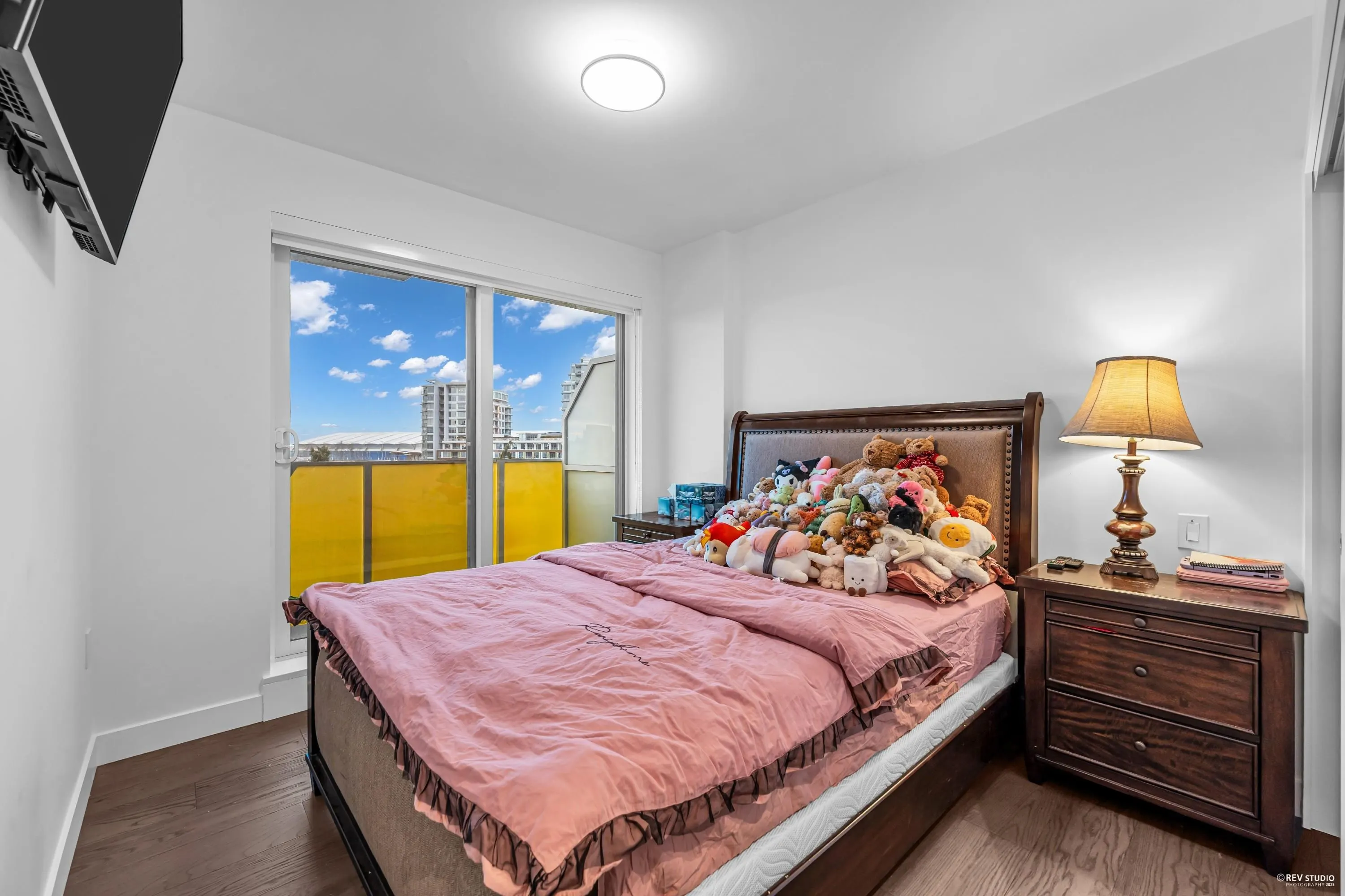 703 5766 Gilbert Road